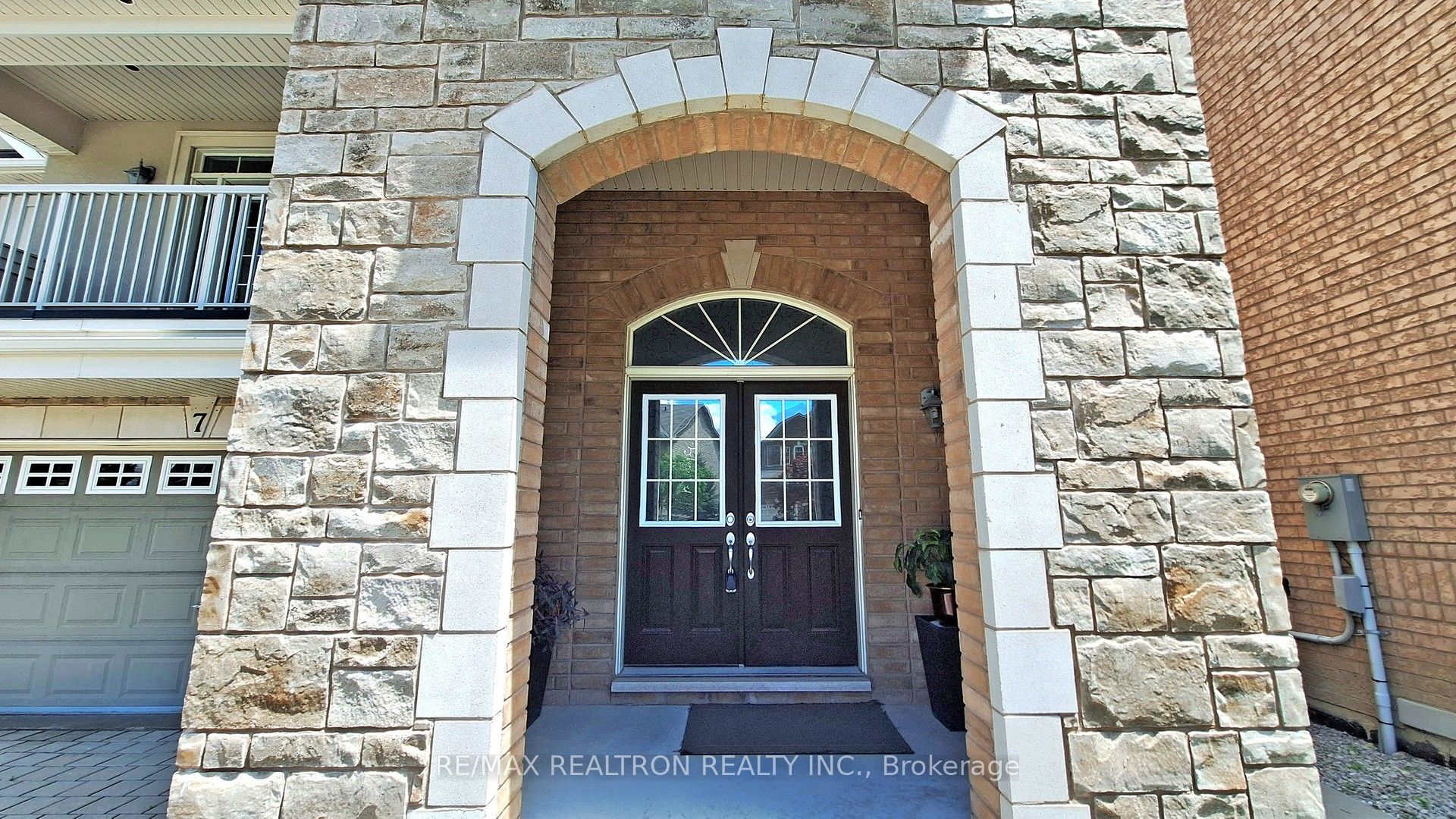 7 Military Court, Richmond Hill, ON, L4E 0M3 photo 3
