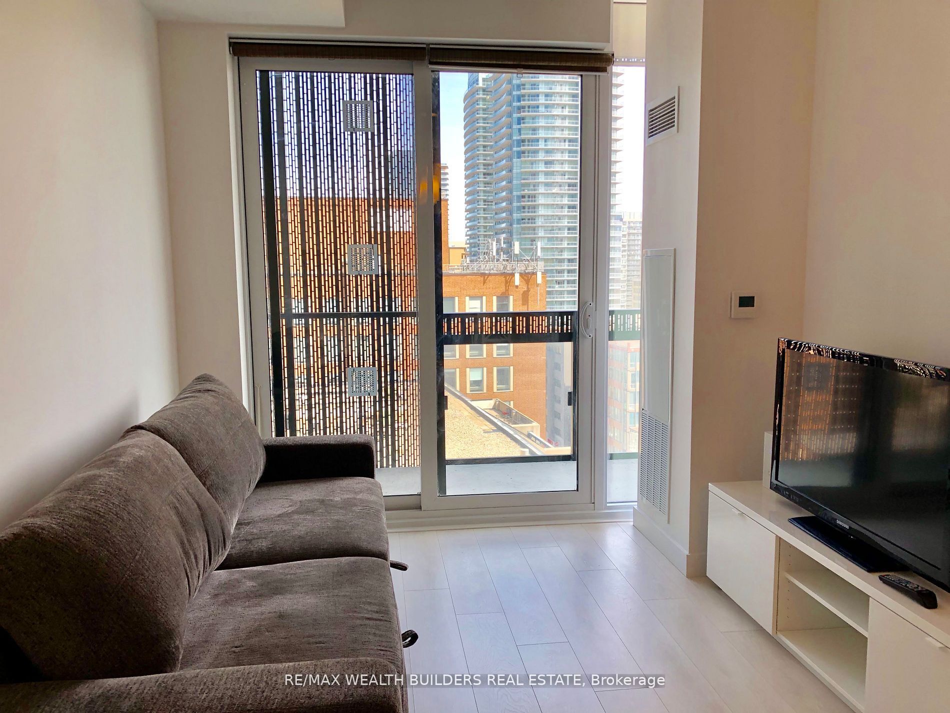 Additional image 2 of 1010-8 Eglinton Avenue E, Toronto, ON, M4P 0C1