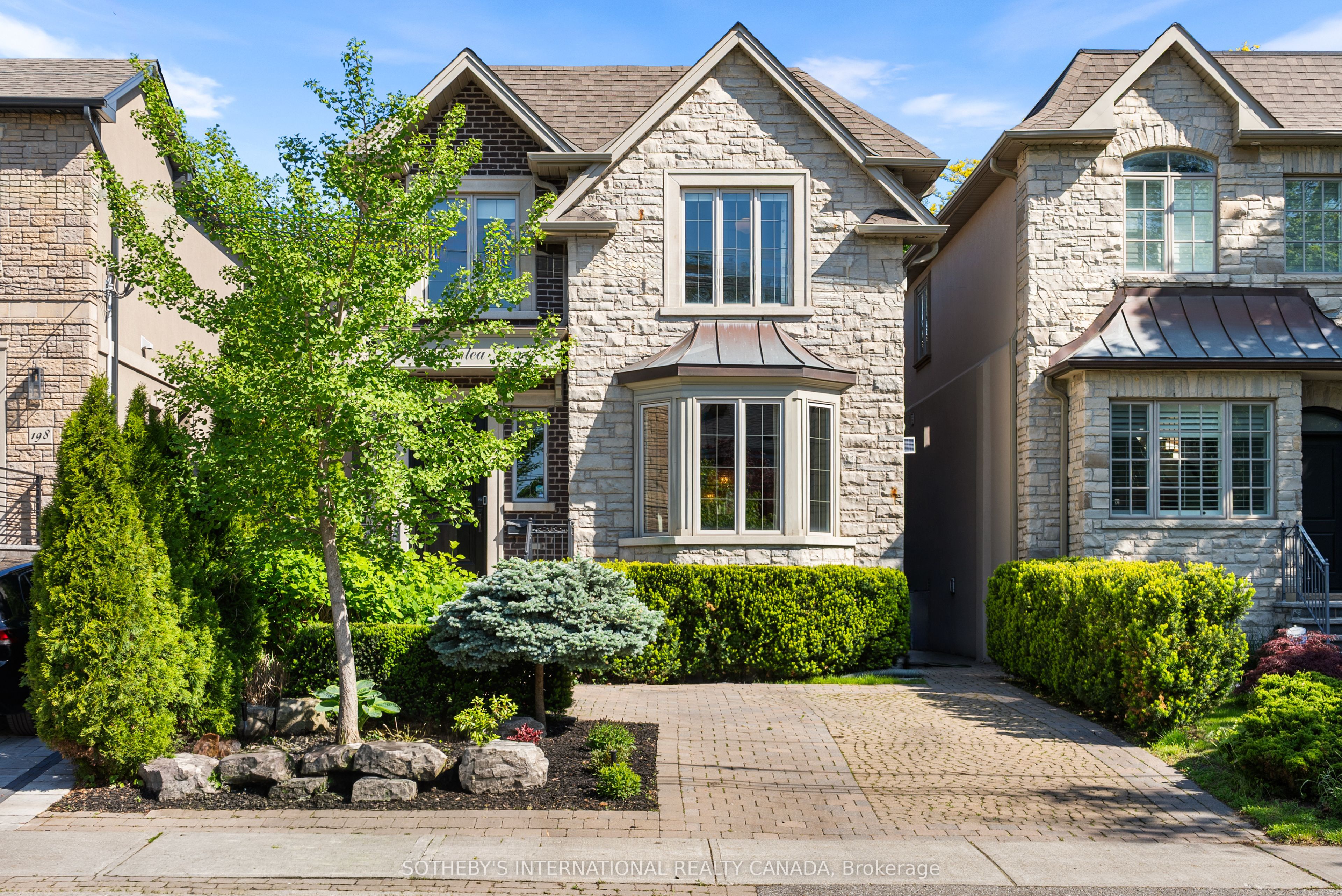 200 Donlea Drive, Toronto, ON, M4G 2M9