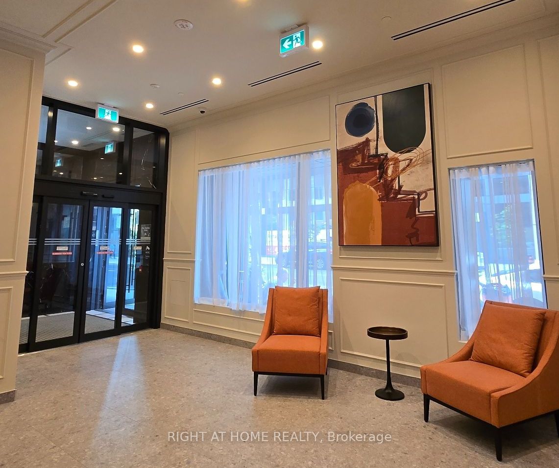 1011-180 Front Street E, Toronto, ON, M5A 0A9 photo 2