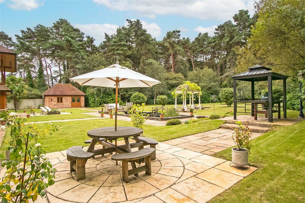 Additional image 24 of 7 bed detached house for saleAvon Avenue, Ringwood, Dorset BH24
