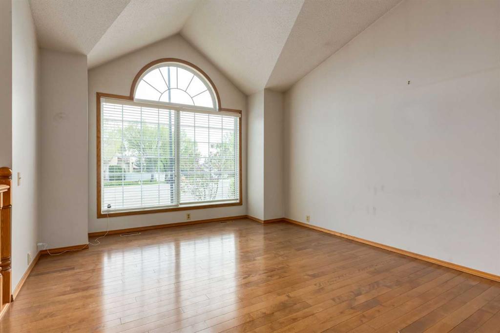 183 Edgevalley Circle NW, Calgary, AB, T3A 4X8 photo 3