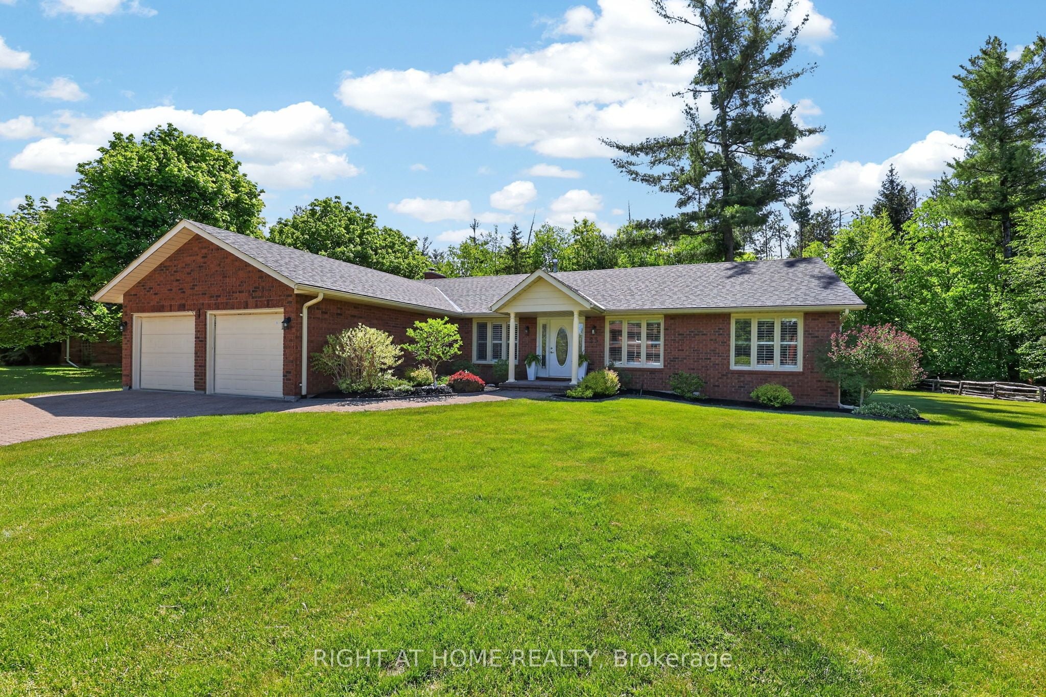 23 Holloway Lane, Springwater, ON, L9X 0M7