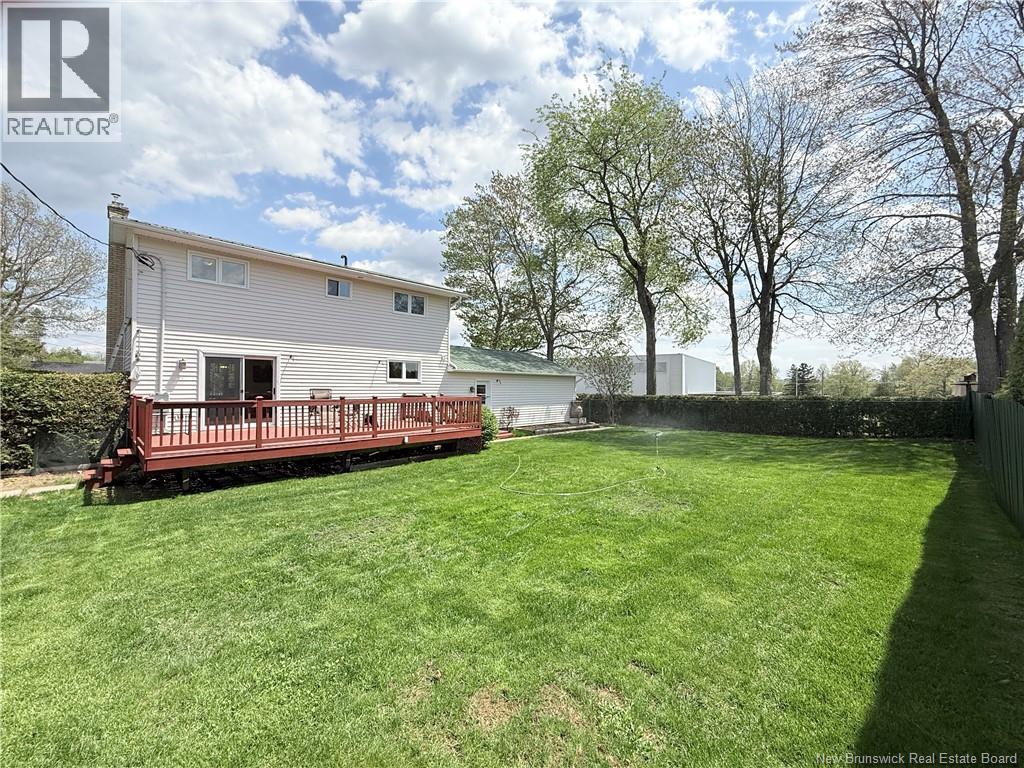 111 Elizabeth Street, Woodstock, NB, E7M1P8 photo 3