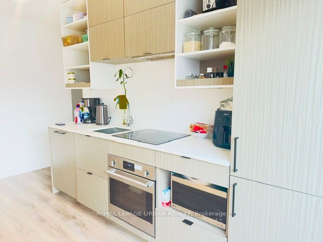 602-20 Edward Street, Toronto, ON, M5G 0C5 photo 5