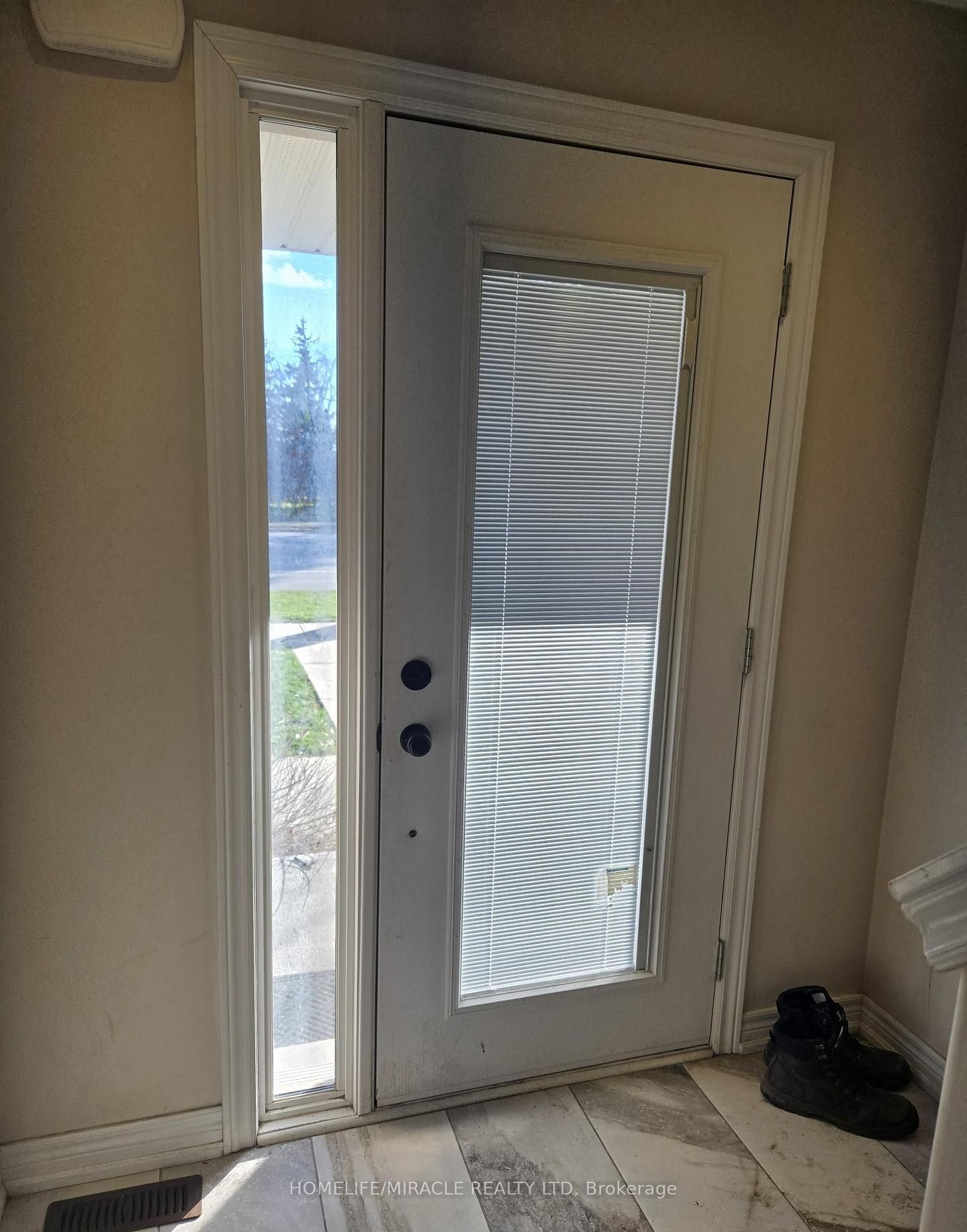 27-1 Leggott Avenue, Barrie, ON, L4M 0K7 photo 5