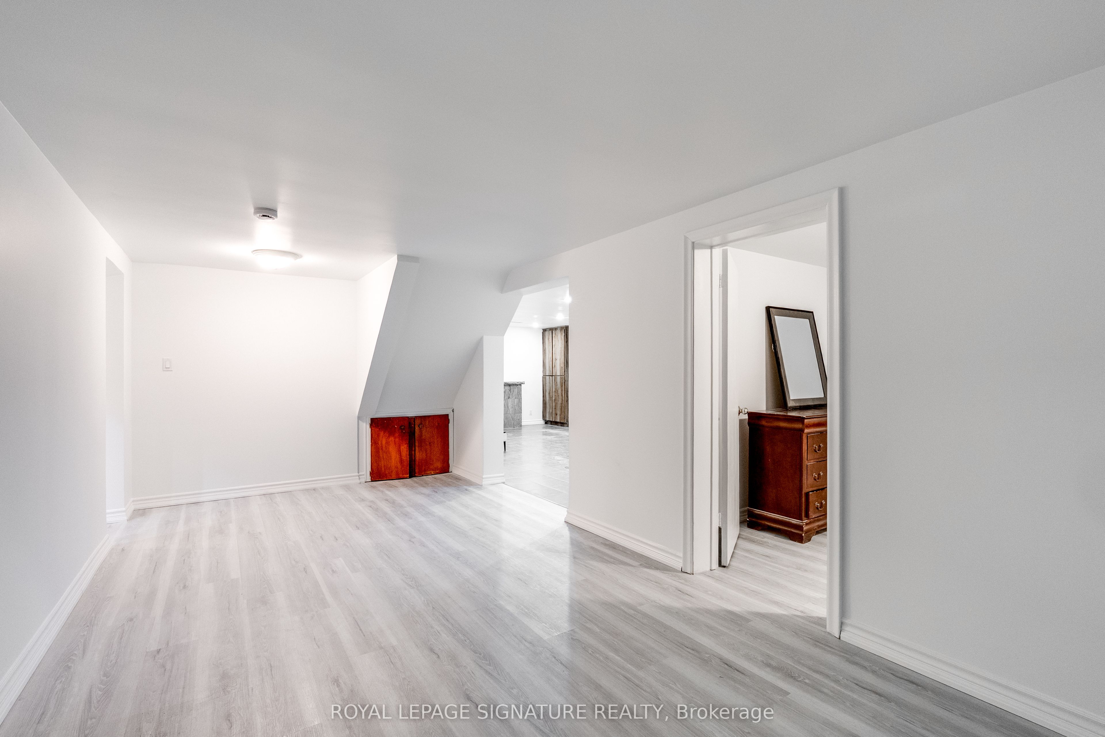 Lower-173 Rathburn Road, Toronto, ON, M9B 2L2 photo 5