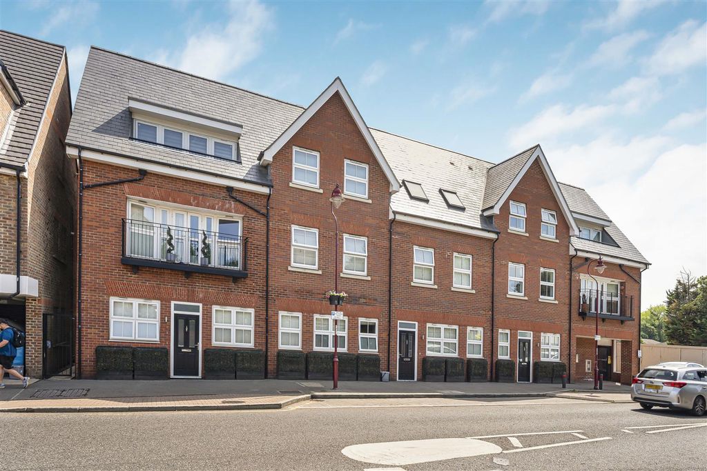 1 bed flat for saleWatling Street, Radlett WD7