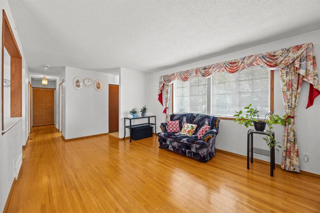 1307 Radisson Drive SE, Calgary, AB, T2A 1Z3 photo 4