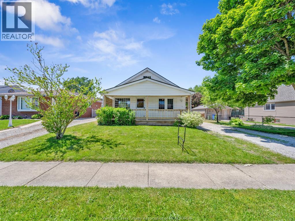 653 Labute , Tecumseh, ON, N8N2B2