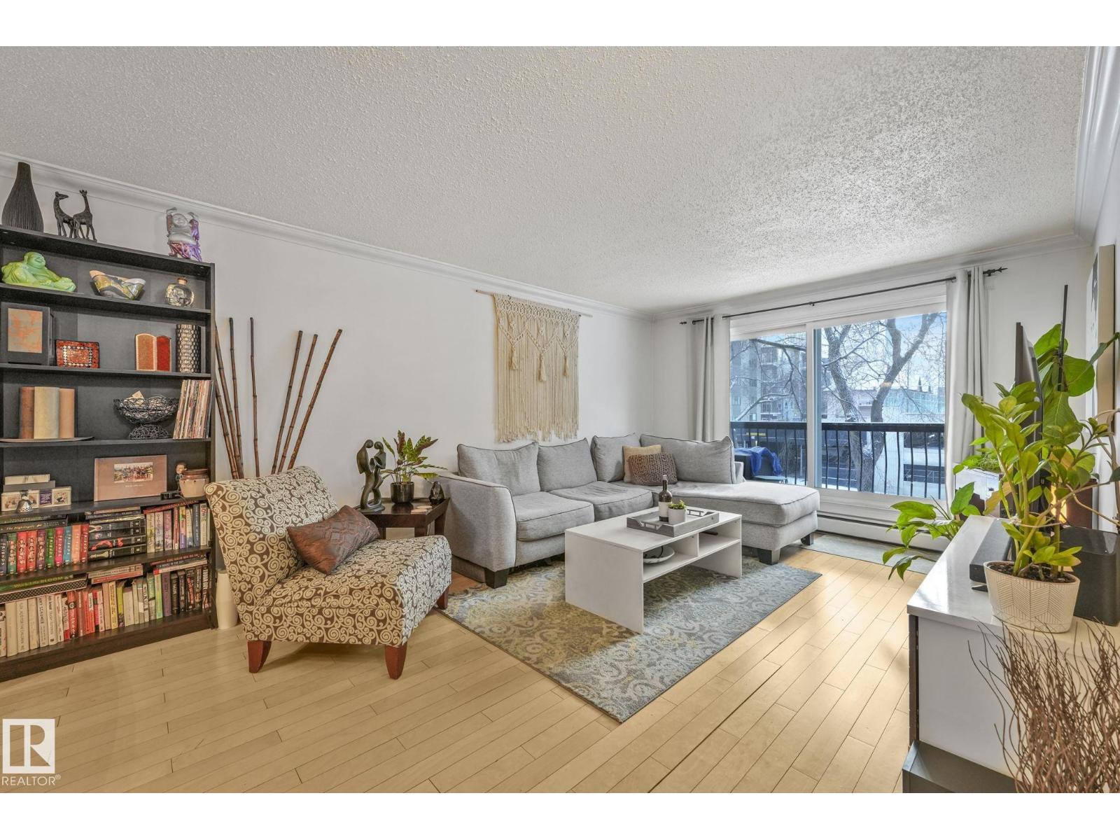 303-10165 113 Street NW, Edmonton, AB, T5K1P1