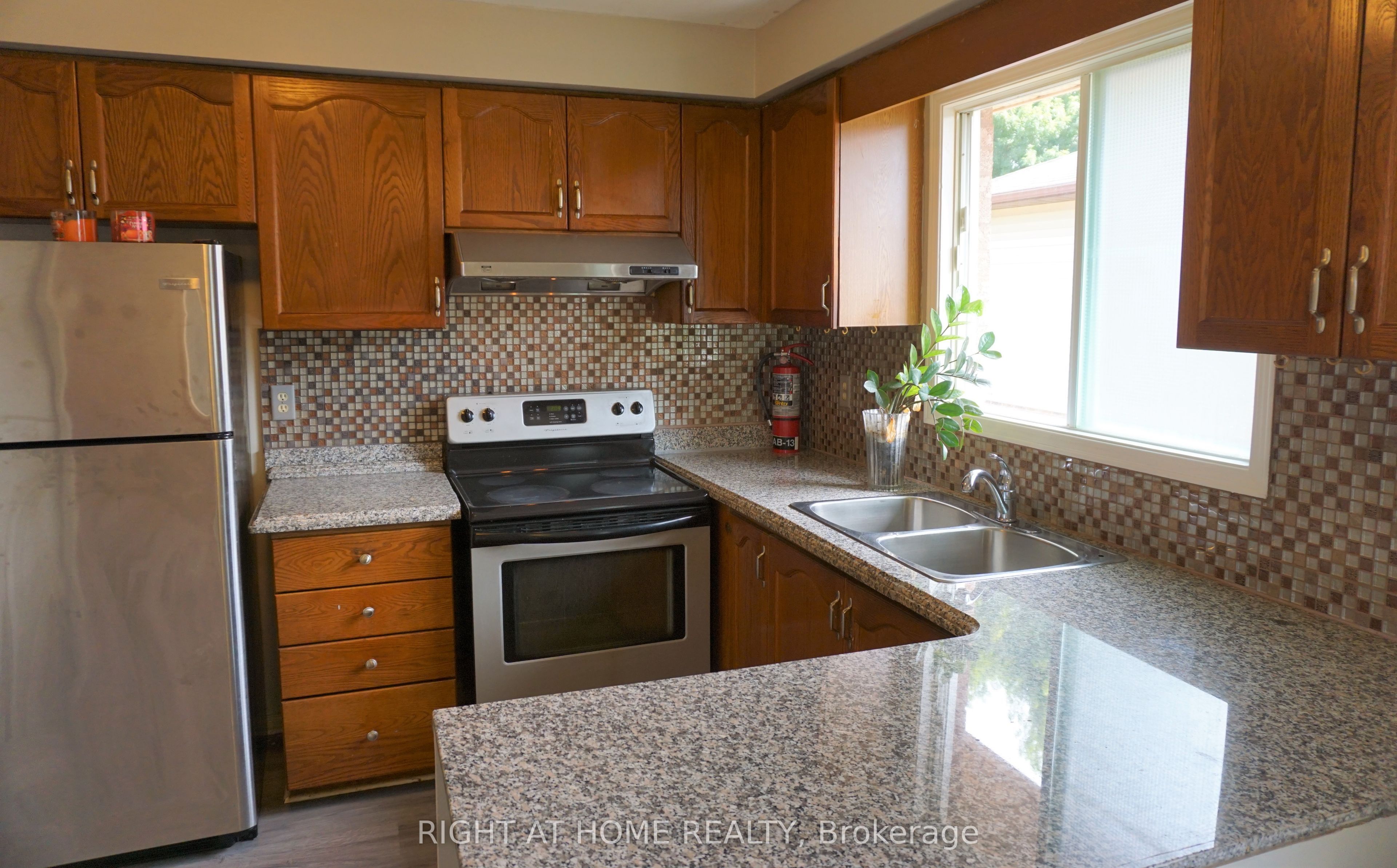 A-7 Porritt Street, Barrie, ON, L4N 6Y5