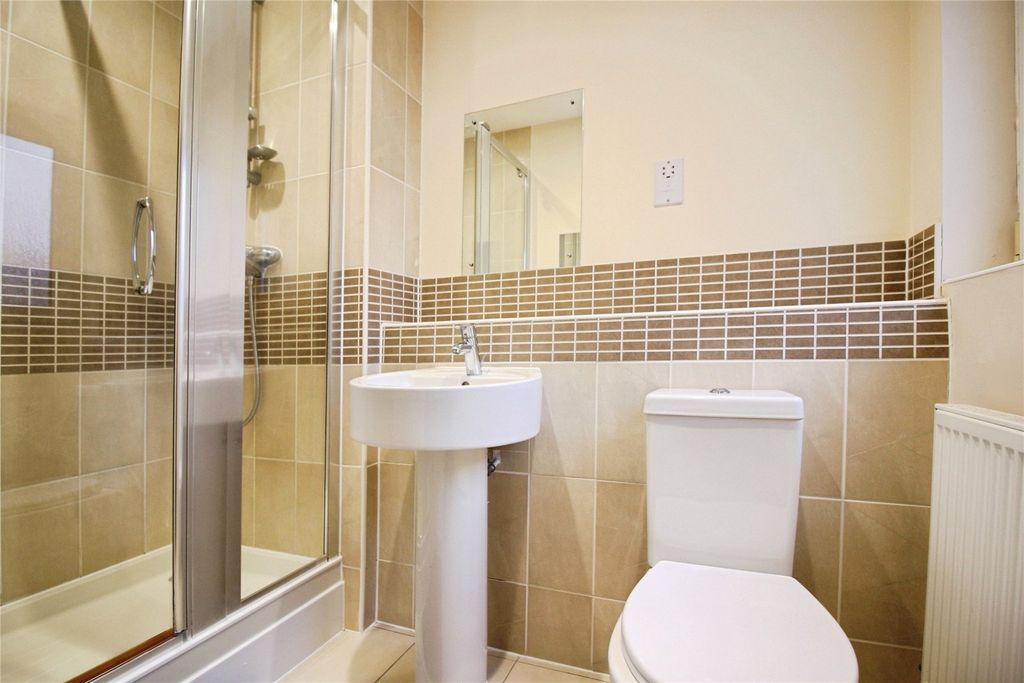 2 bed flat for saleHavergate Way, Reading RG2 photo 5
