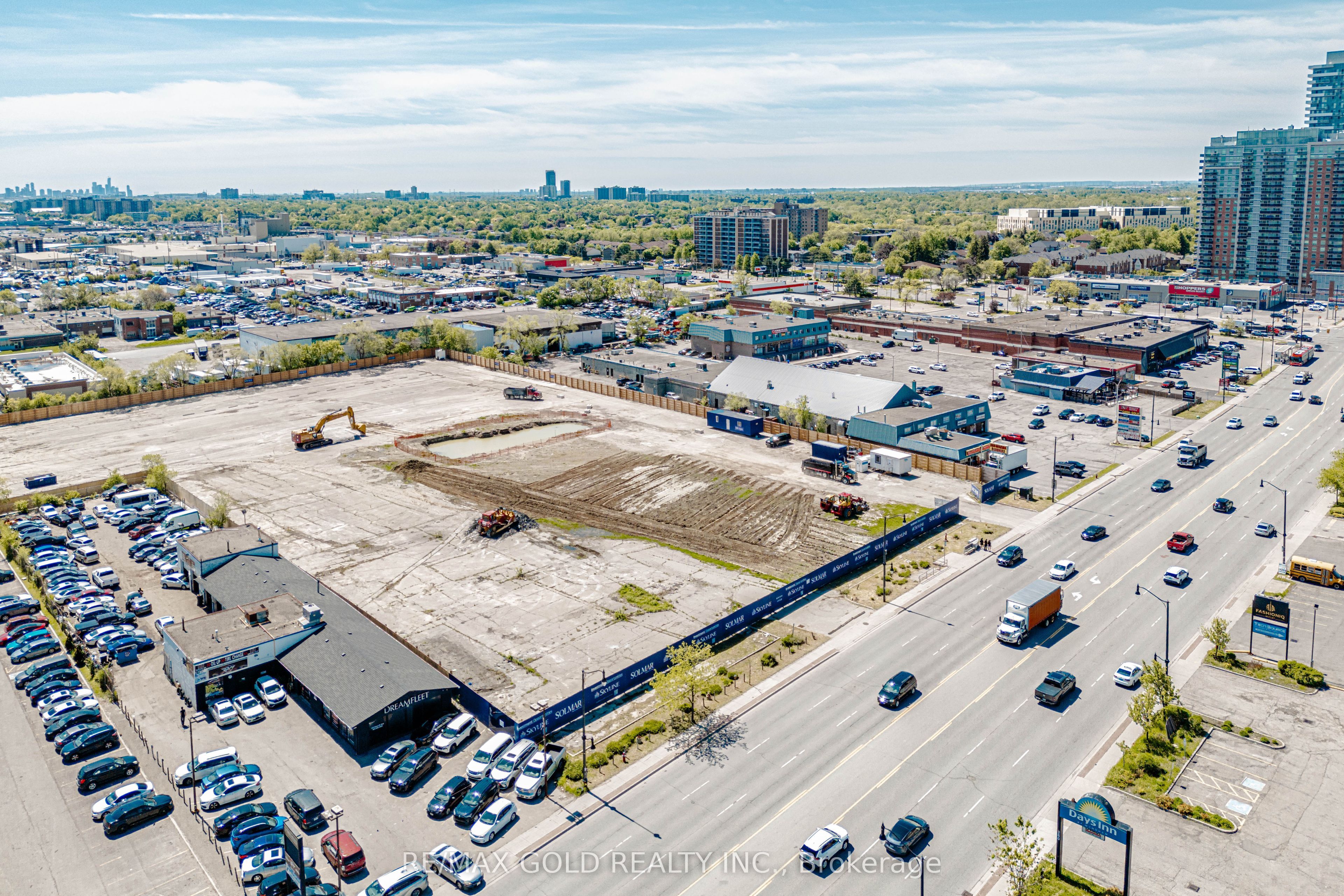 G1-243 Queen Street E, Brampton, ON, L6W 2B5