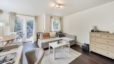 Venice Court SW12
