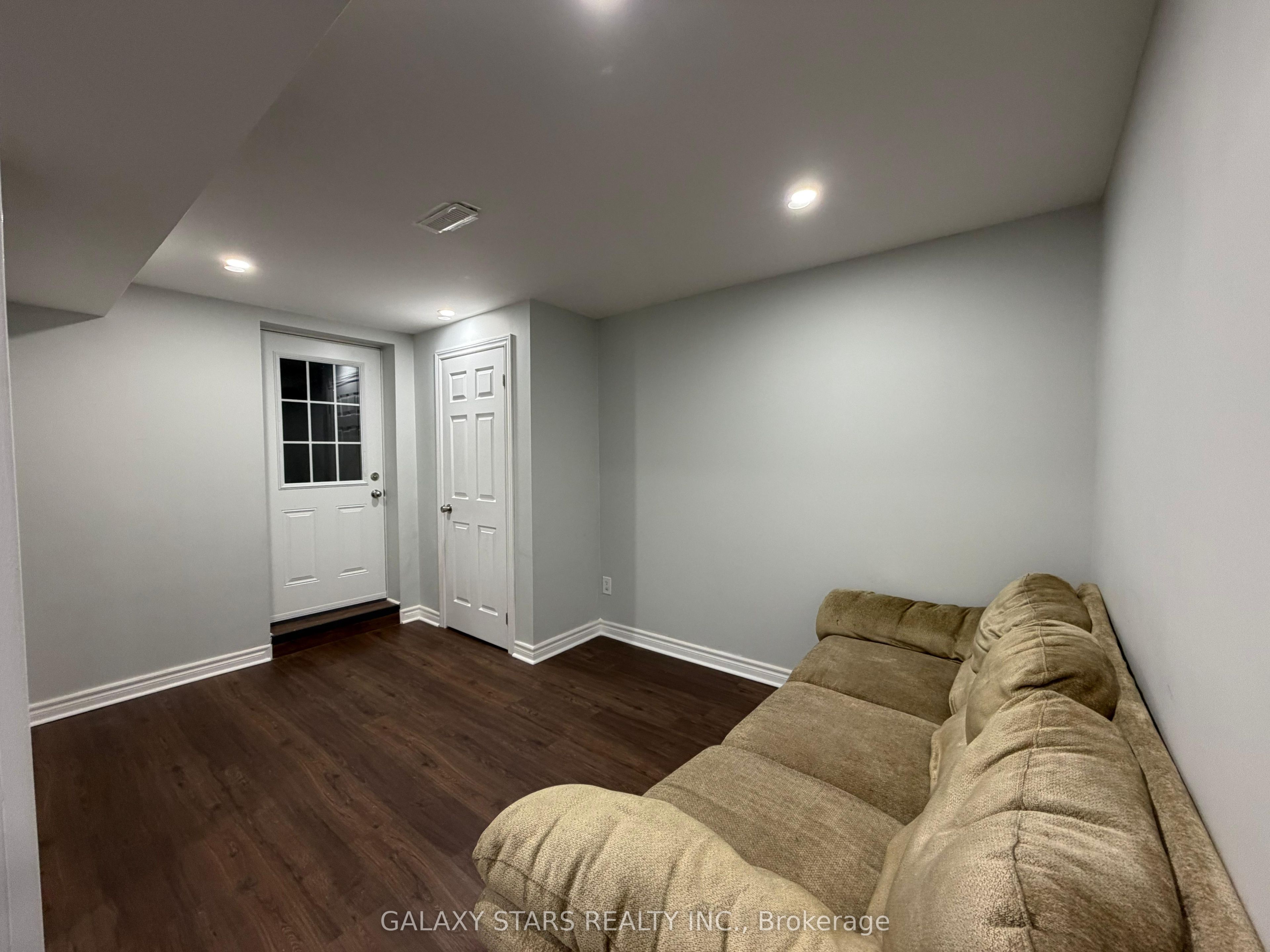 Bsmnt-26 Stevensgate Drive, Ajax, ON, L1T 4Z3 photo 3