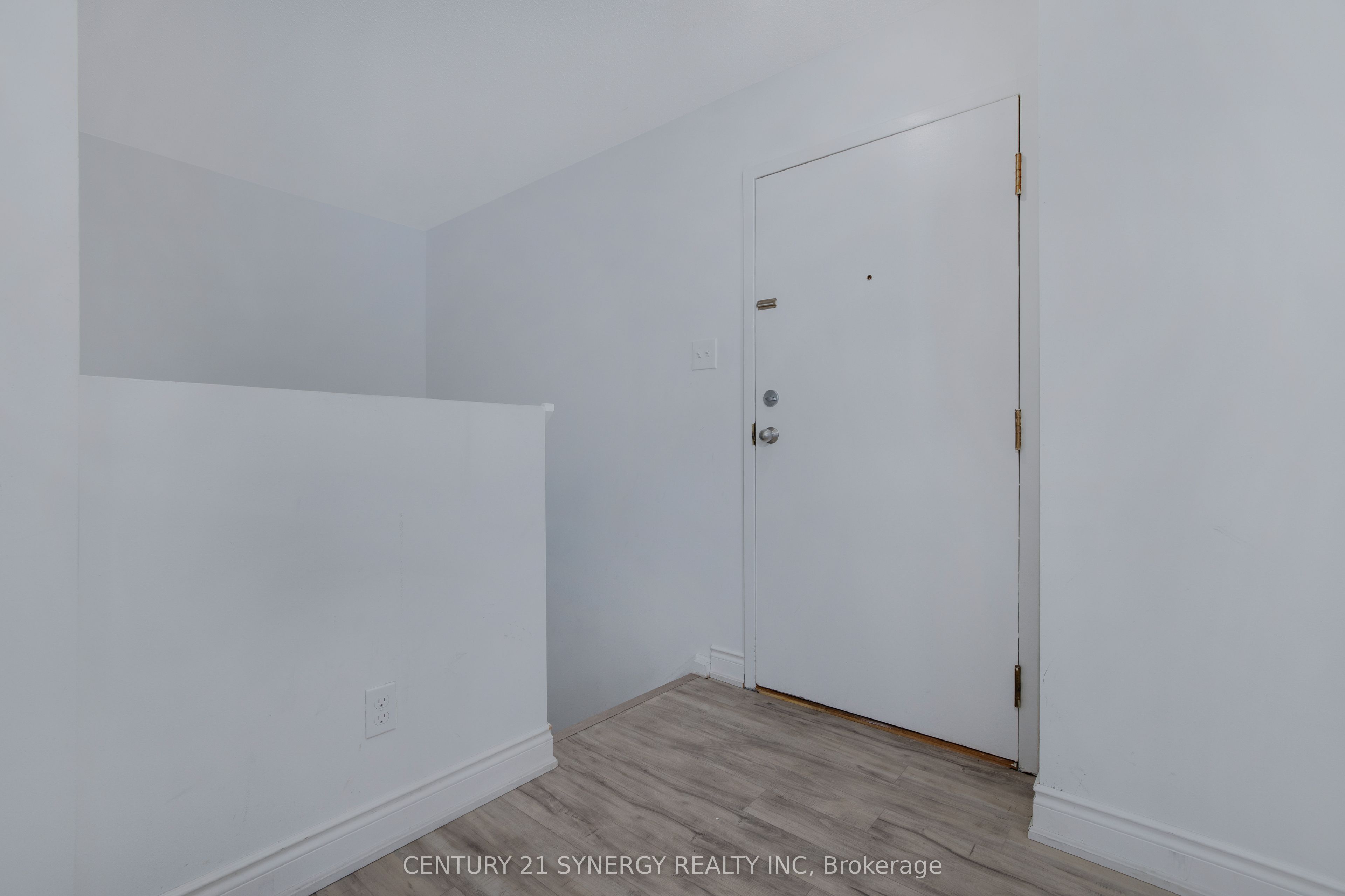 Additional image 3 of 403-1589 St Bernard Street, Ottawa, ON, K1T 3H7