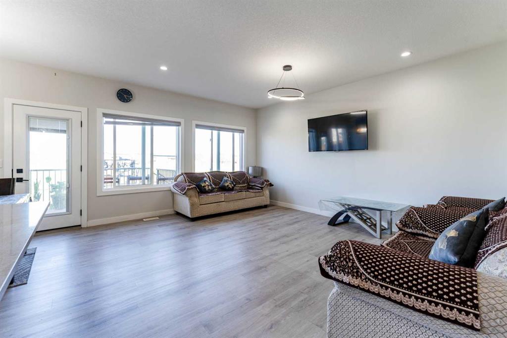 124 Cornerbrook Green NE, Calgary, AB, T3N2B5 photo 5