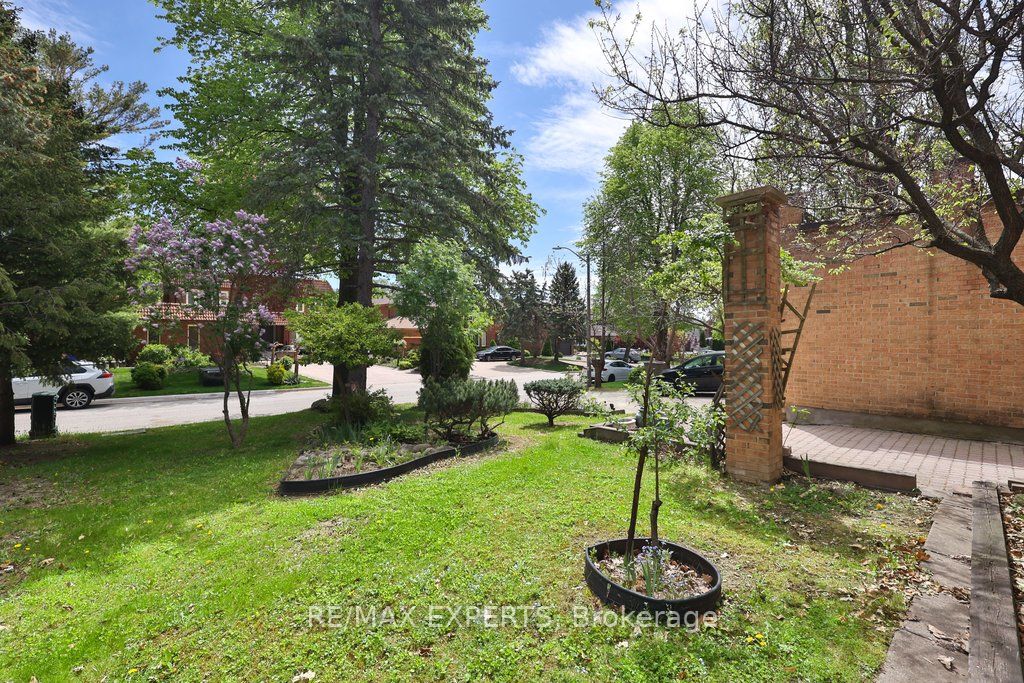 38 Colton Crescent S, Vaughan, ON, L4L 3L6 photo 3