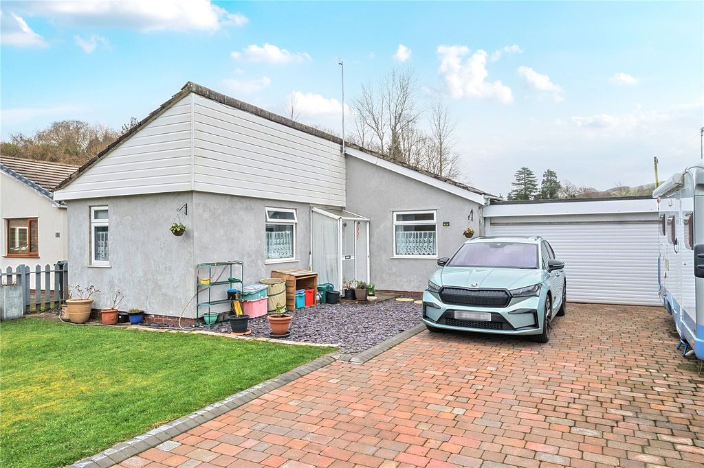 2 bed bungalow for saleSunnyfield, Rhayader, Powys LD6