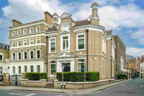 Little Green, Richmond TW9, End terrace house to rent