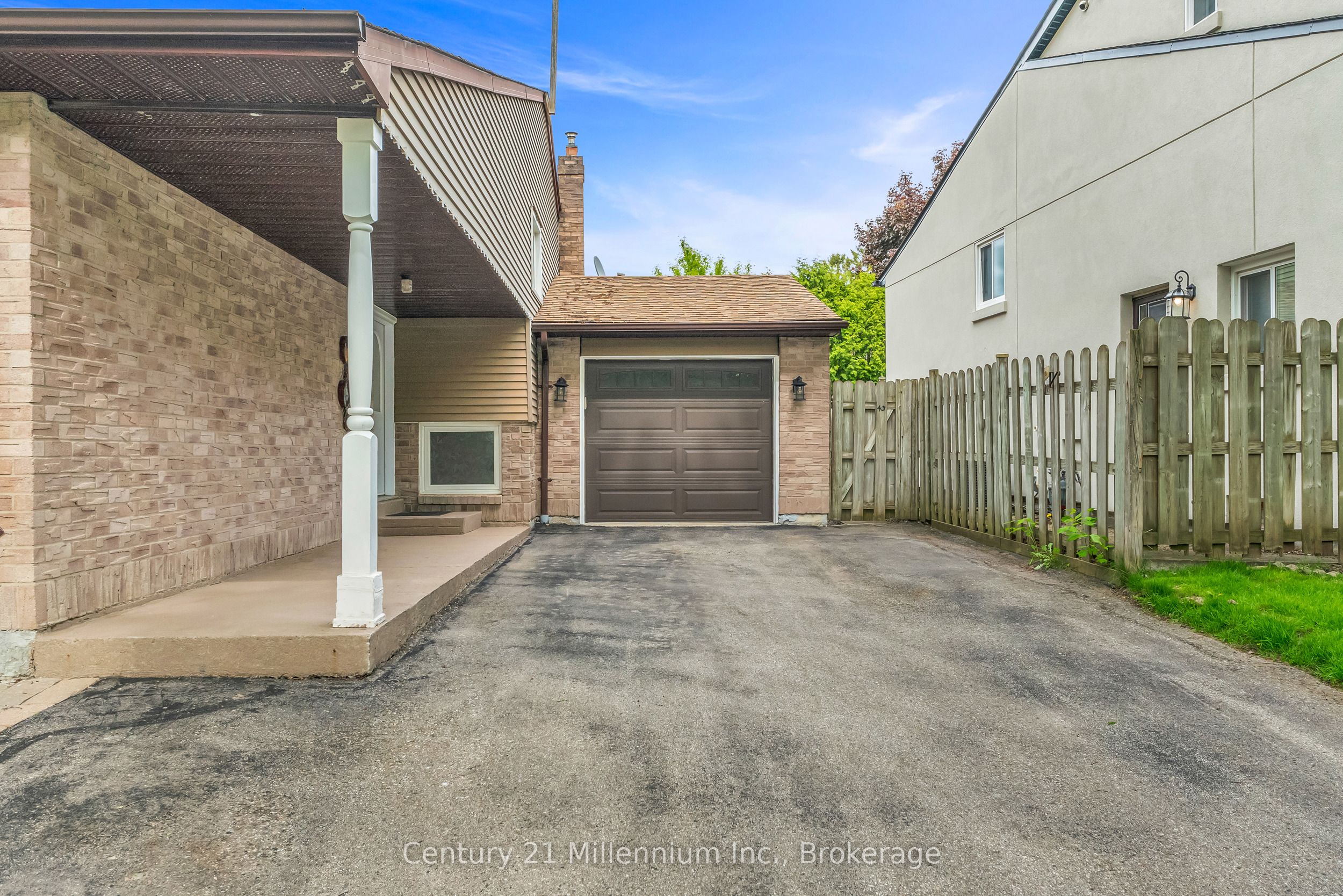 Drive-43 Stoddart Drive, Aurora, ON, L4G 2G2 photo 5
