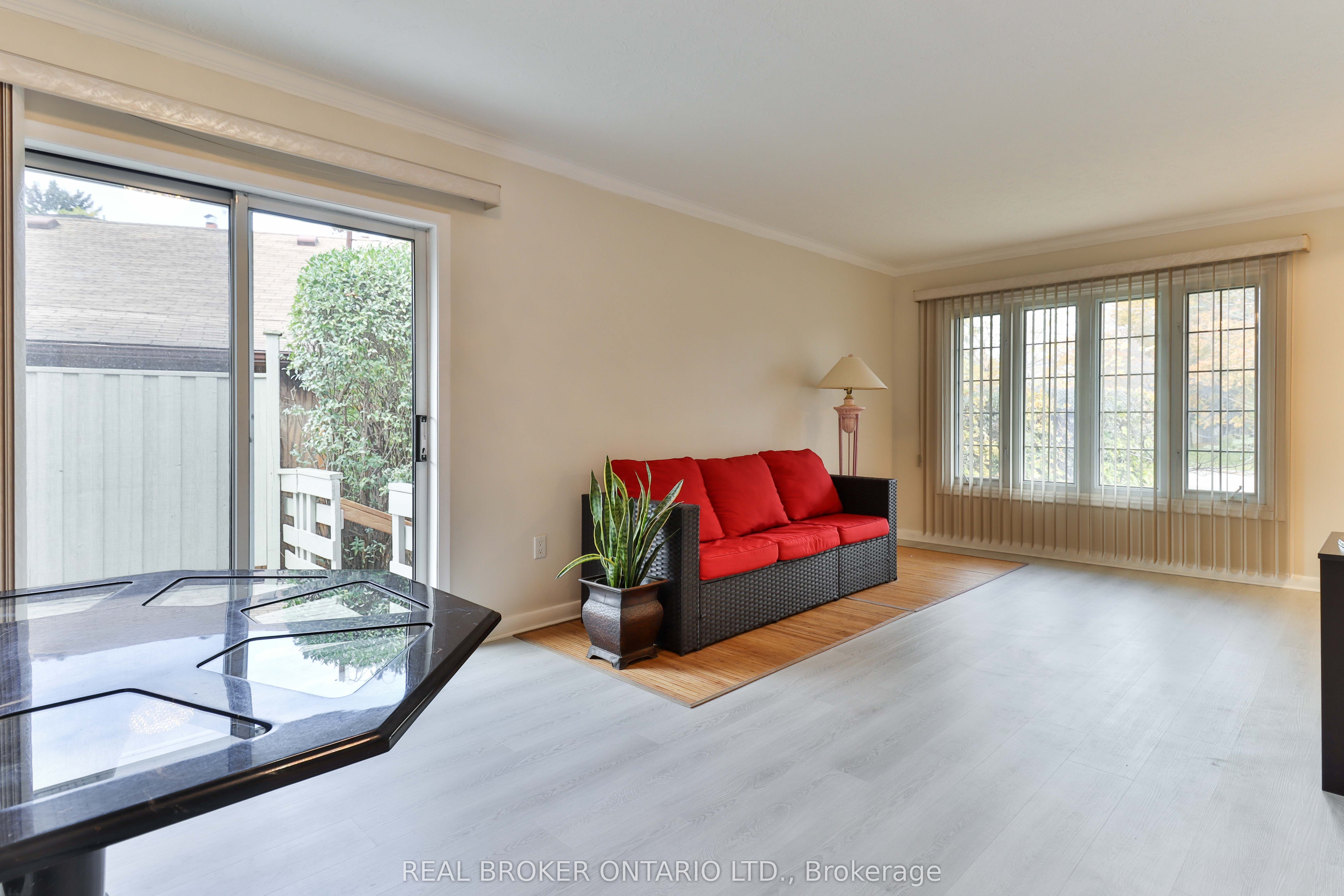 Additional image 5 of 32 Christina Crescent, Toronto, ON, M1R 4H6