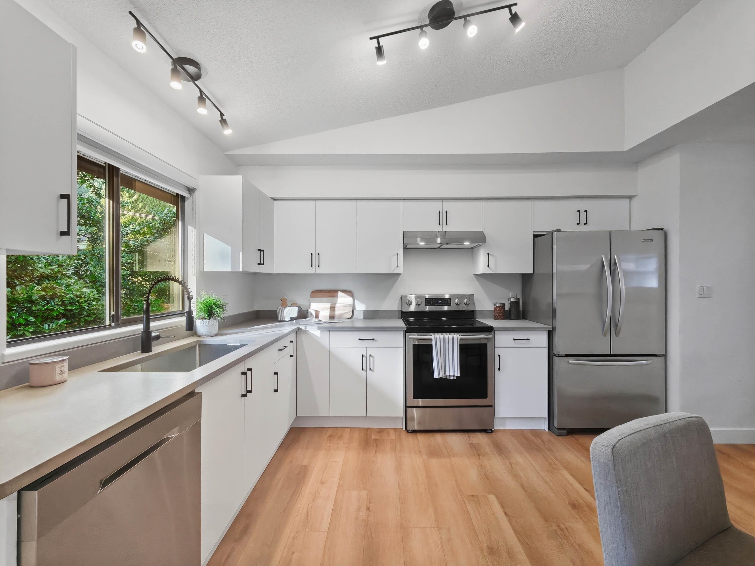 1777 Caledonia Avenue, North Vancouver, BC, V7G 1T5 photo 5