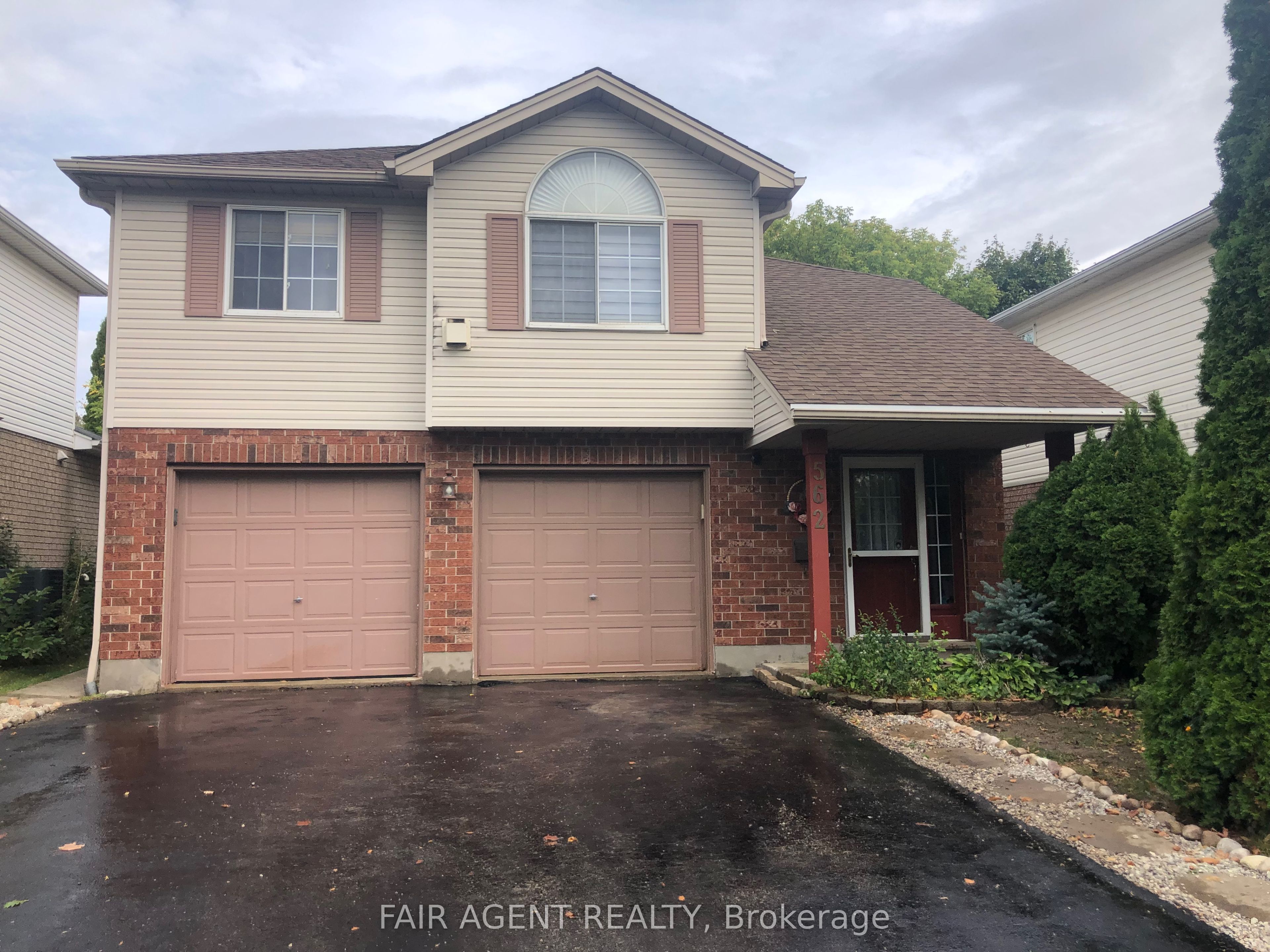 562 Erinbrook Drive, Kitchener, ON, N2E 3M8