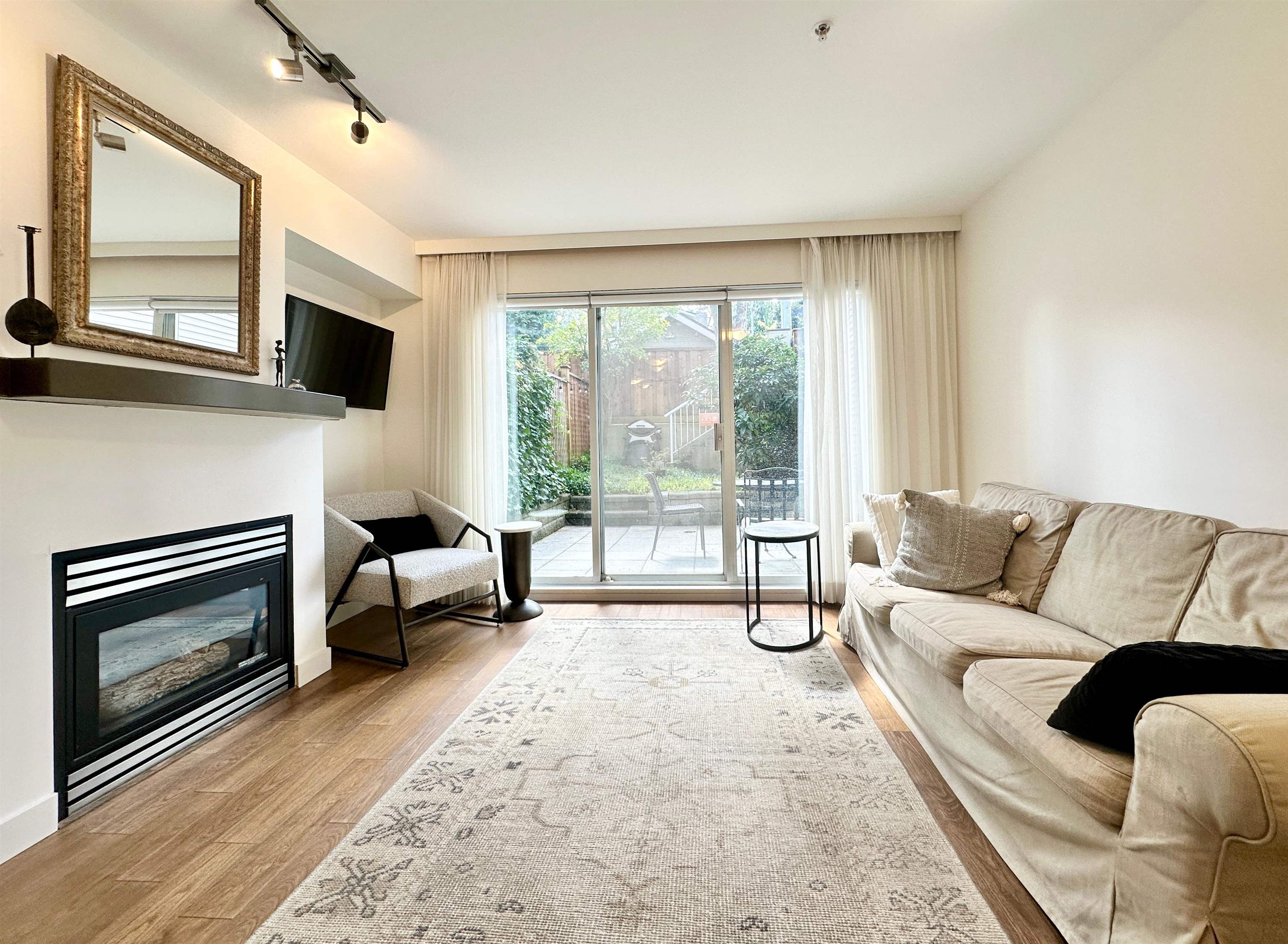 3160 4th Avenue W, Vancouver, BC, V6K 1R7 photo 2