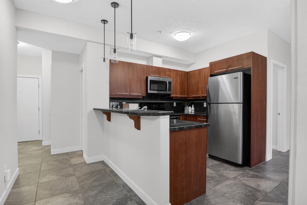 106-2420 34 Avenue SW, Calgary, AB, T2T2C8 photo 3