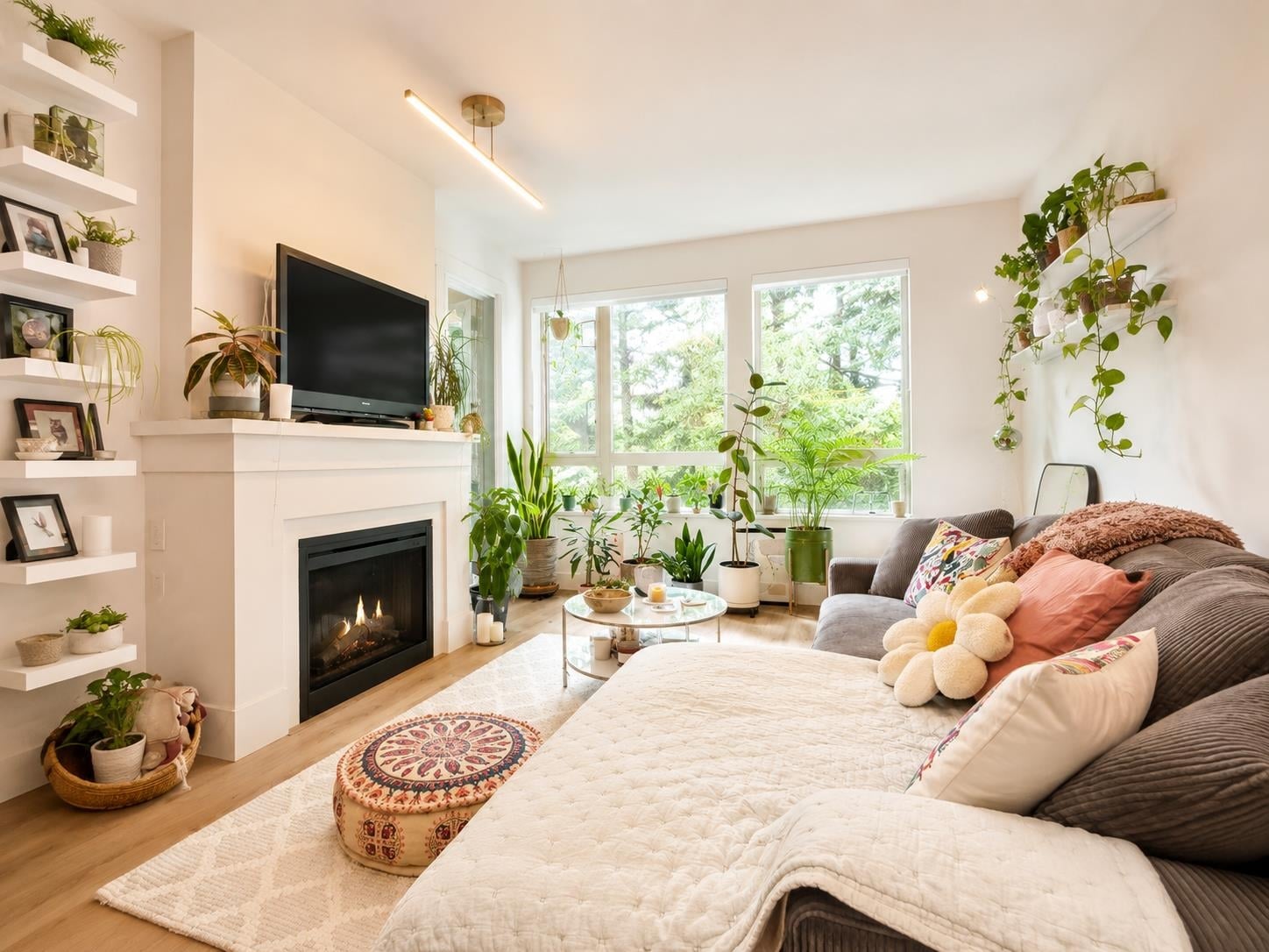 318-1111 27th Street E, North Vancouver, BC, V7J 1S3