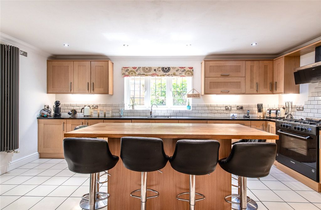 Additional image 5 of 5 bed detached house for saleNashenden Lane, Rochester, Kent ME1