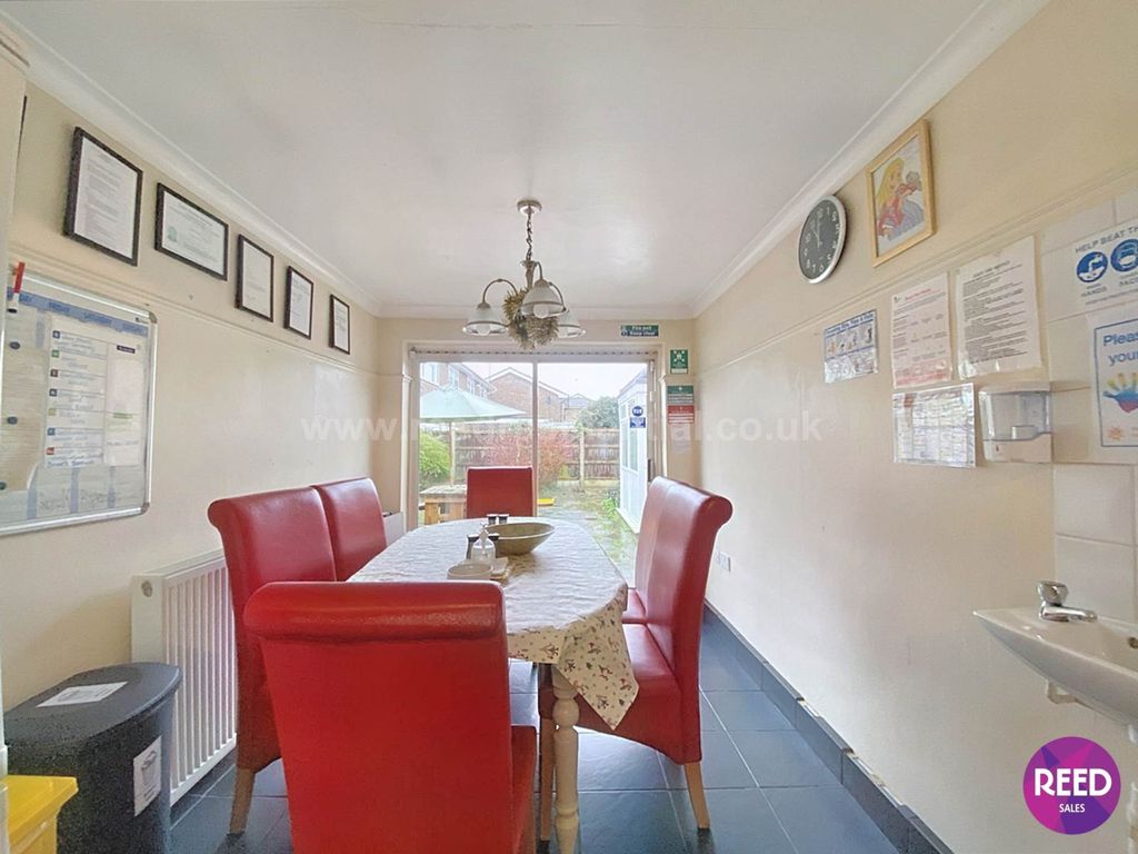 Additional image 9 of 10 bed detached house for saleDorset Gardens, Rochford SS4