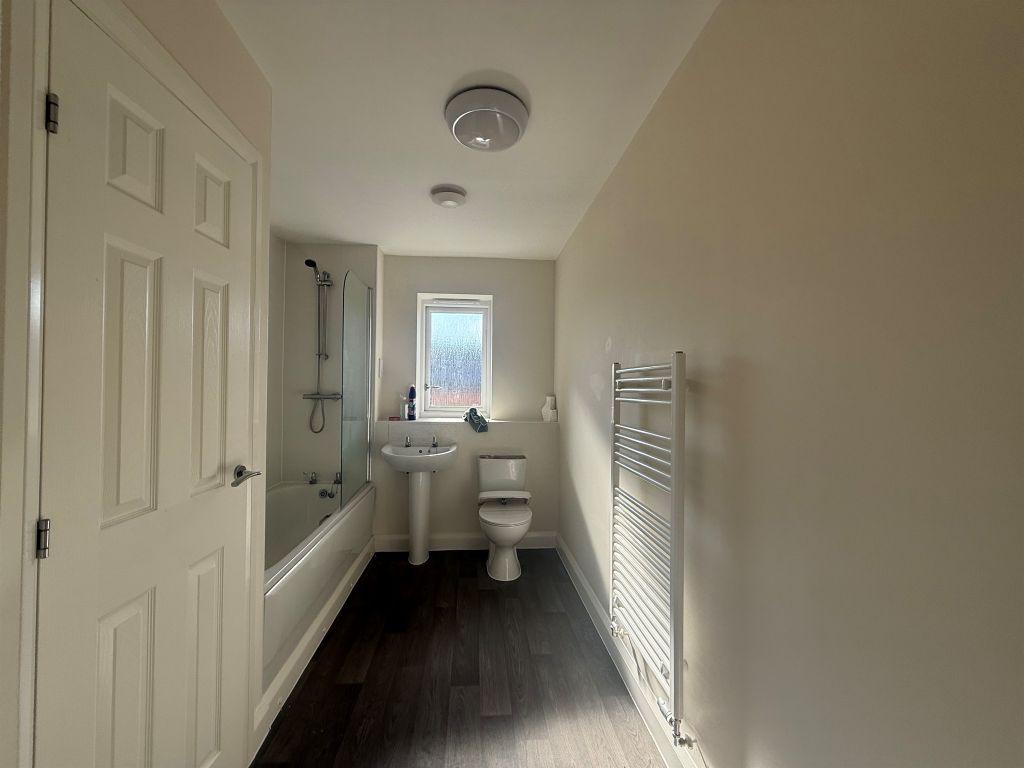 2 bed flat for saleEvesham Street, Redditch B97 photo 4