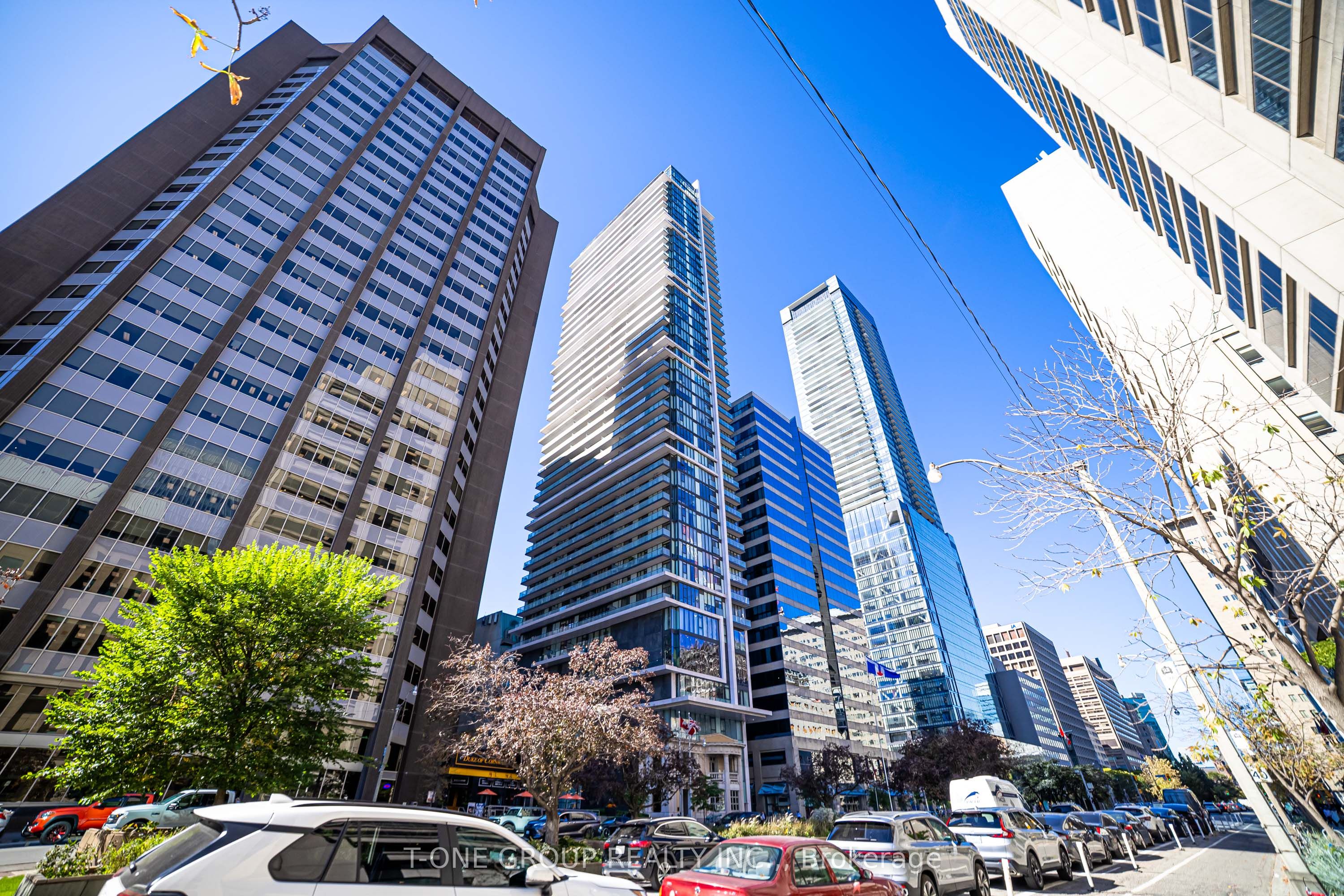 1705-426 University Avenue, Toronto, ON, M5G 1S9