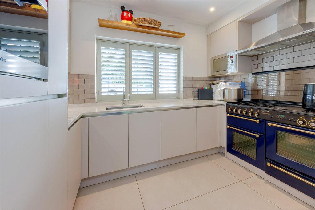 Additional image 9 of 6 bed detached house for saleThe Grove, Radlett, Hertfordshire WD7
