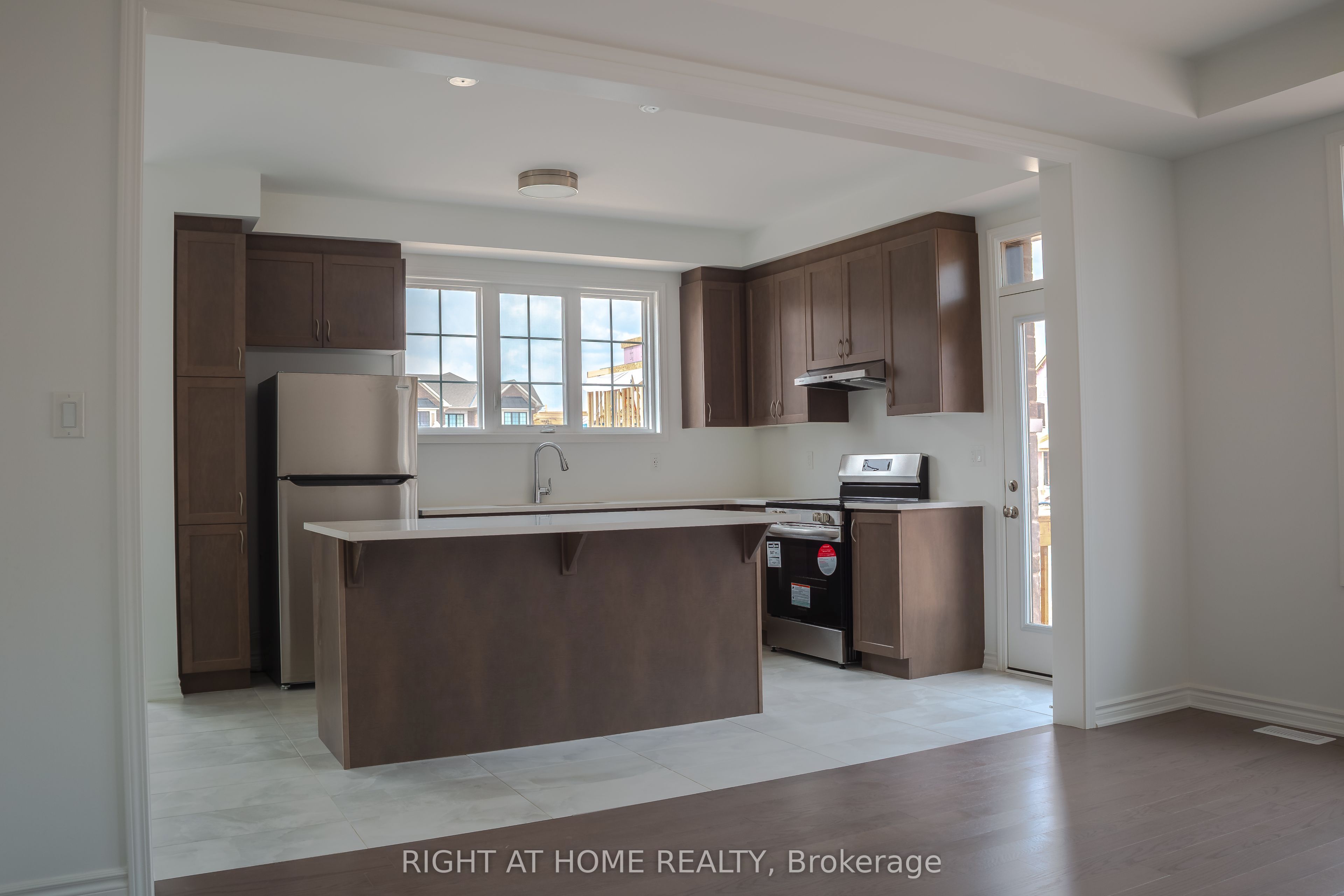 Additional image 3 of 1230 Poppy Gardens N/a, Oakville, ON, L6H 7Y5