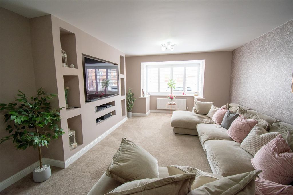Additional image 2 of 5 bed detached house for saleBelfry Way, Ripley DE5