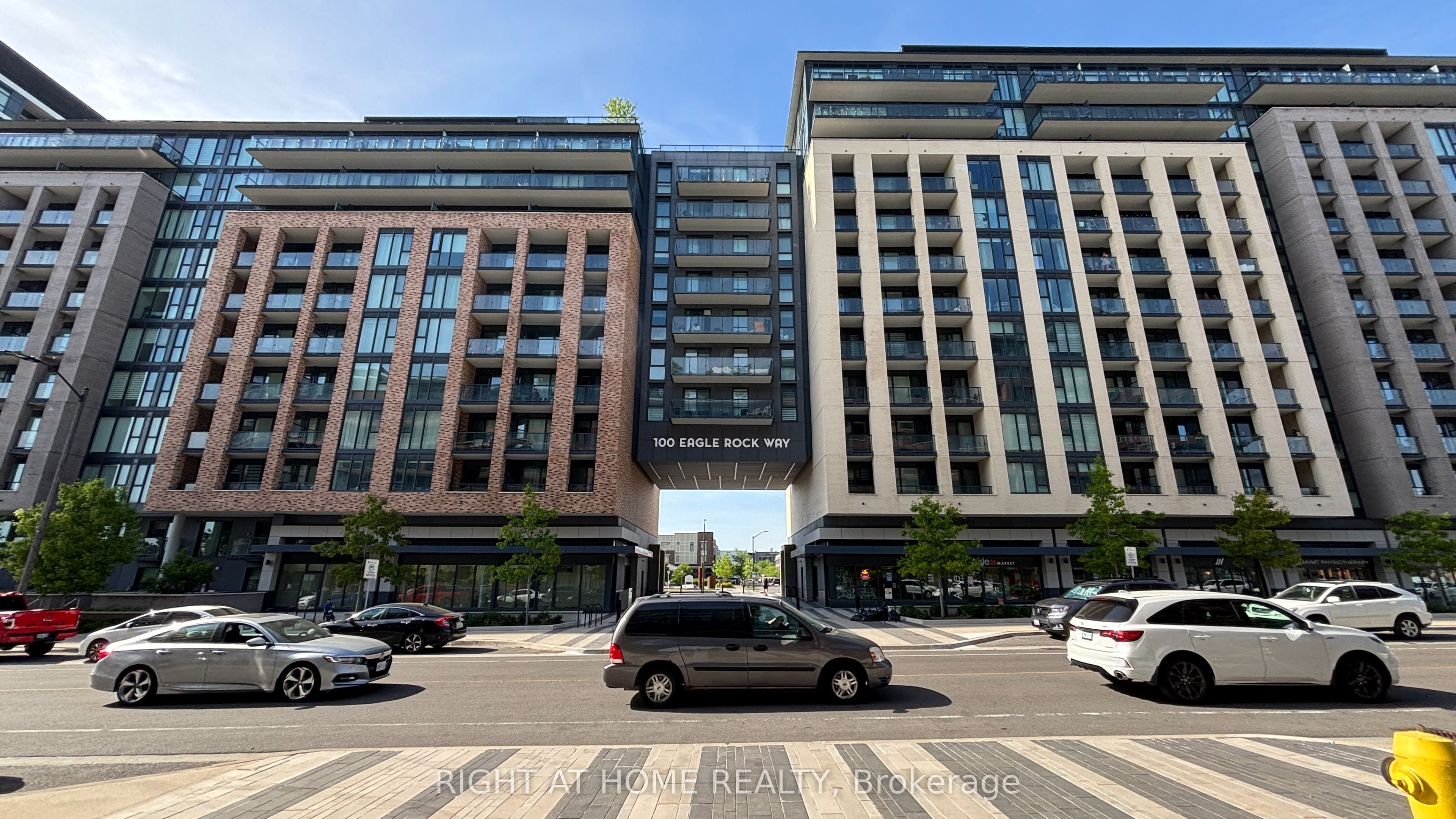 311-100 Eagle Rock Way, Vaughan, ON, L6A 5B9 photo 2