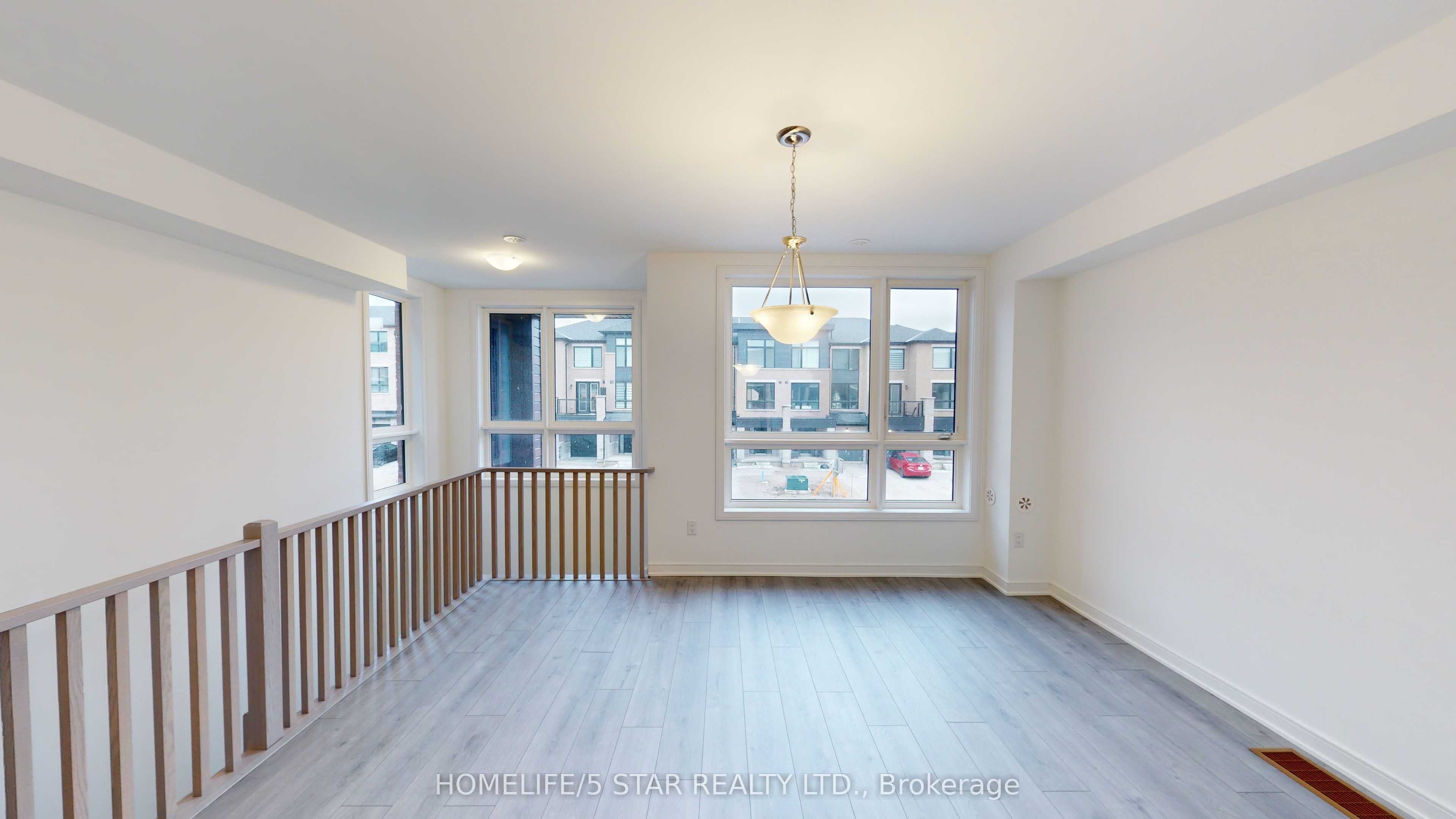 Additional image 2 of 126 Blue Forest Crescent, Barrie, ON, L9J 0N5