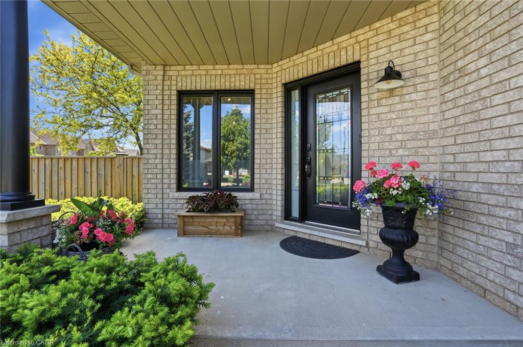 1300 Silvan Forest Drive, Burlington, ON, L7M 4L2 photo 4