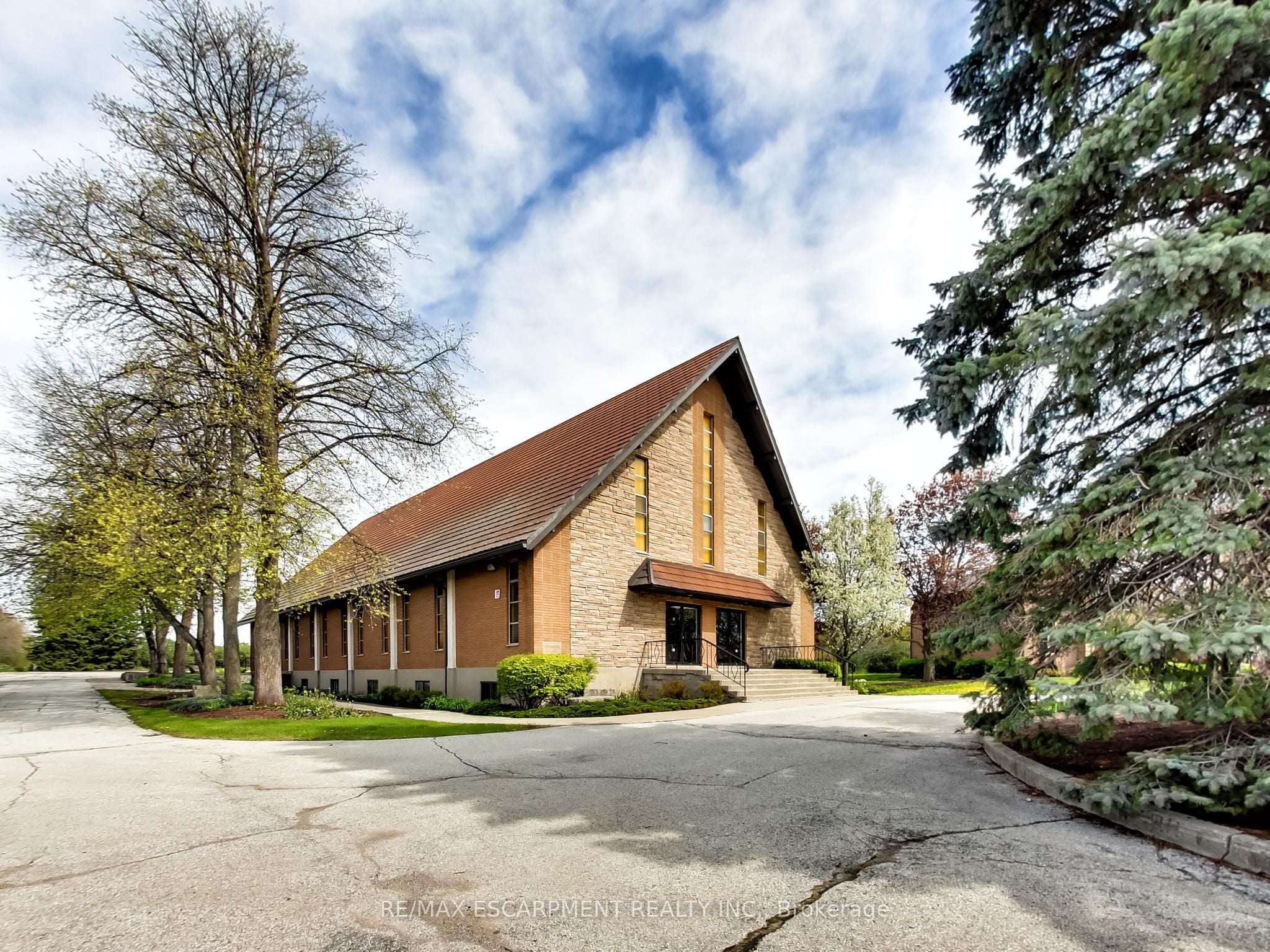Additional image 4 of Full-1225 Dundas Street, Burlington, ON, L7P 0S9