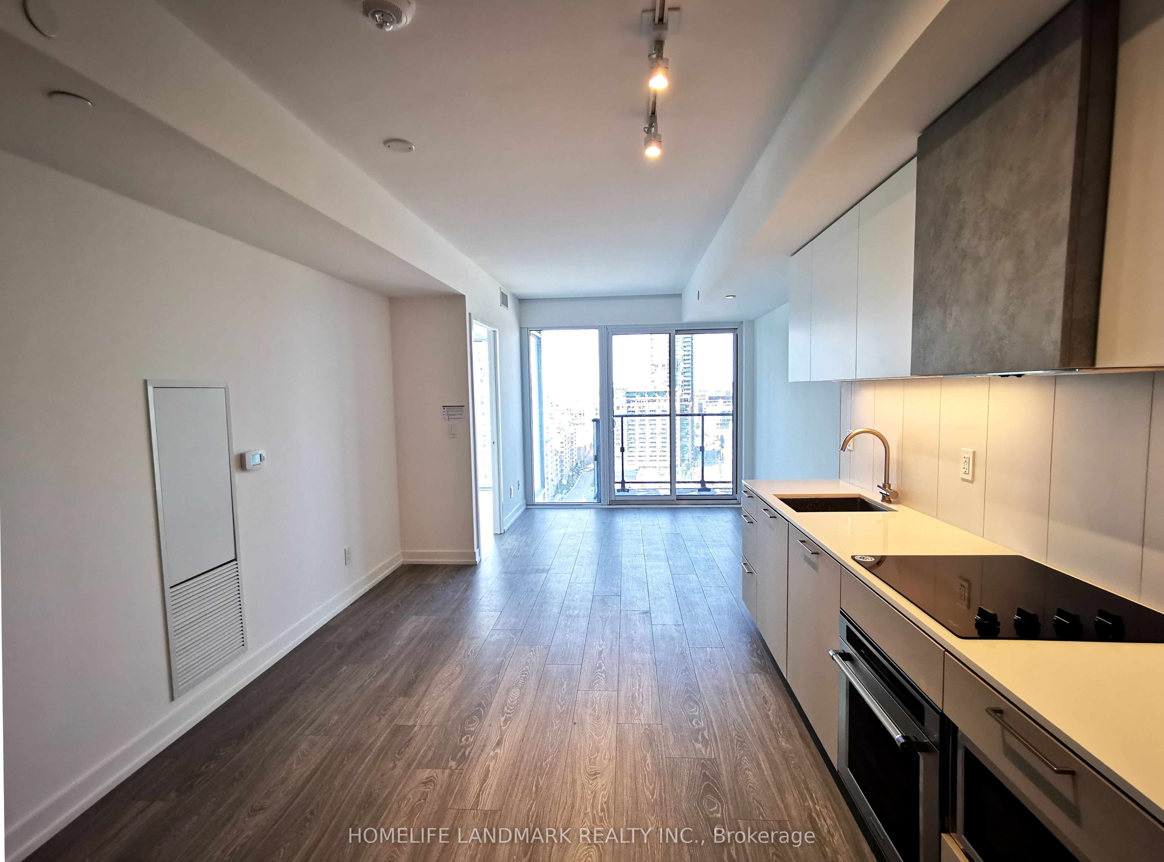 Additional image 2 of 1908-19 Western Battery Road, Toronto, ON, M6K 3S4