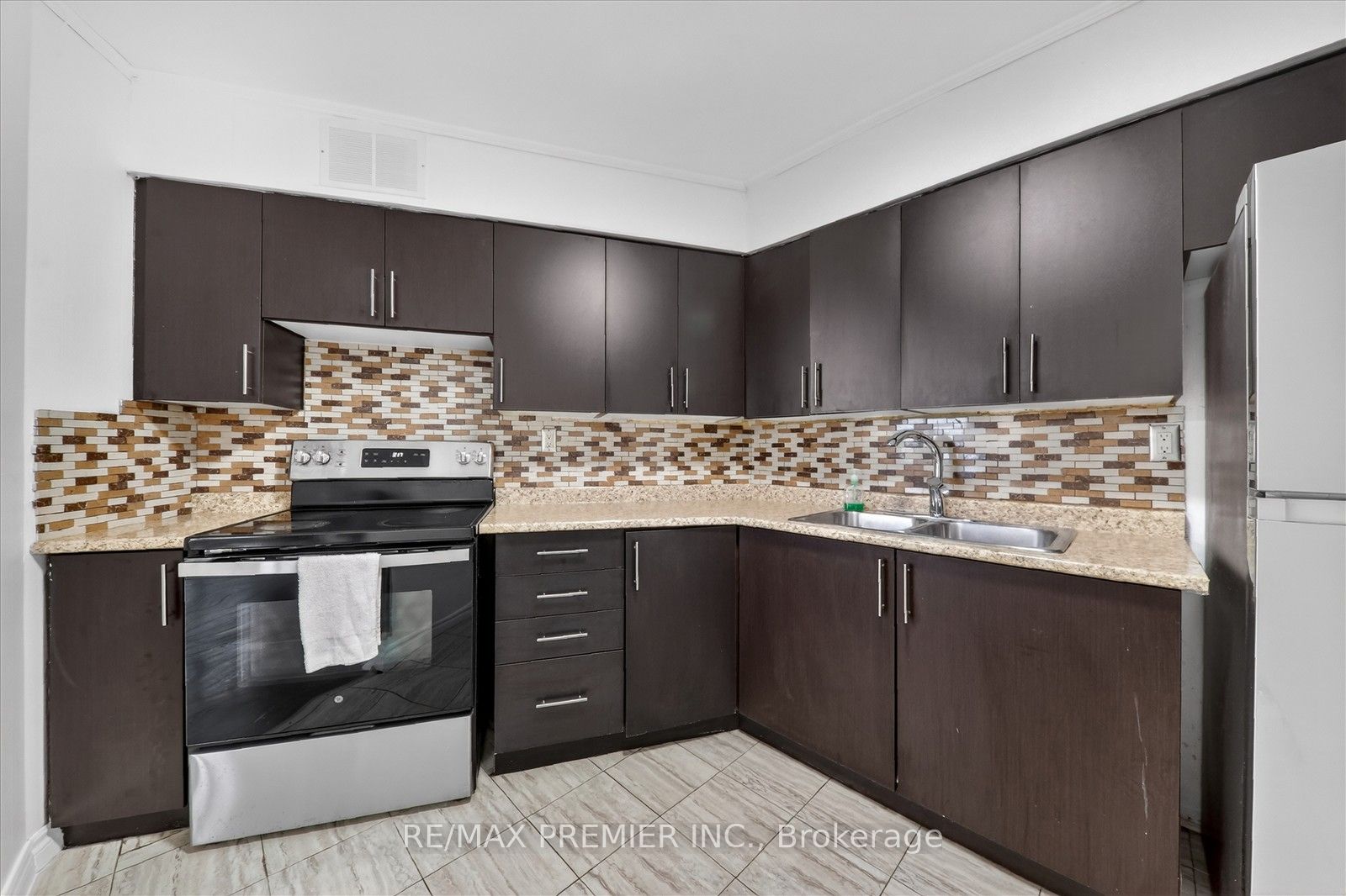 Additional image 4 of 712-3555 Derry Road E, Mississauga, ON, L4T 1B2
