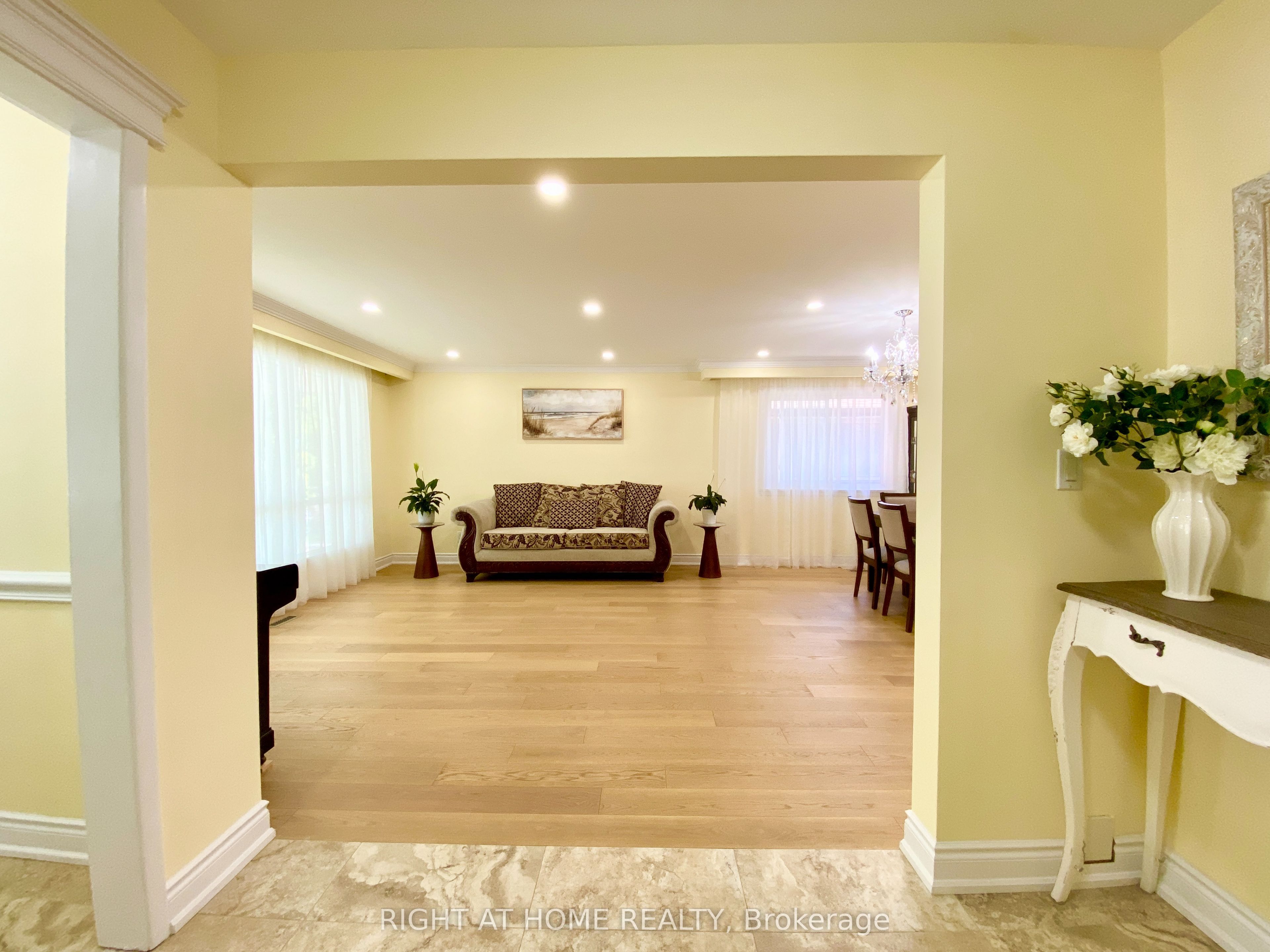 Additional image 5 of 876 Hollowtree Crescent, Mississauga, ON, L4Y 2V2