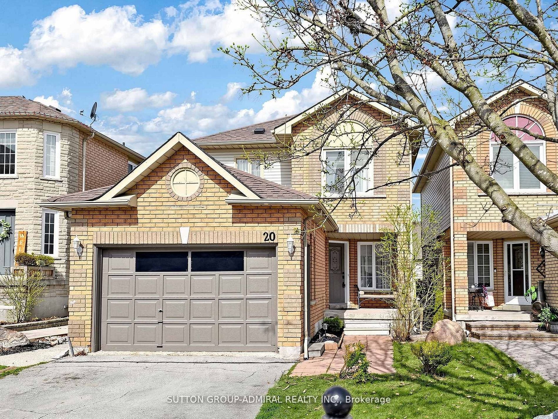 20 Breeze Drive, Bradford West Gwillimbury, ON, L3Z 3A7
