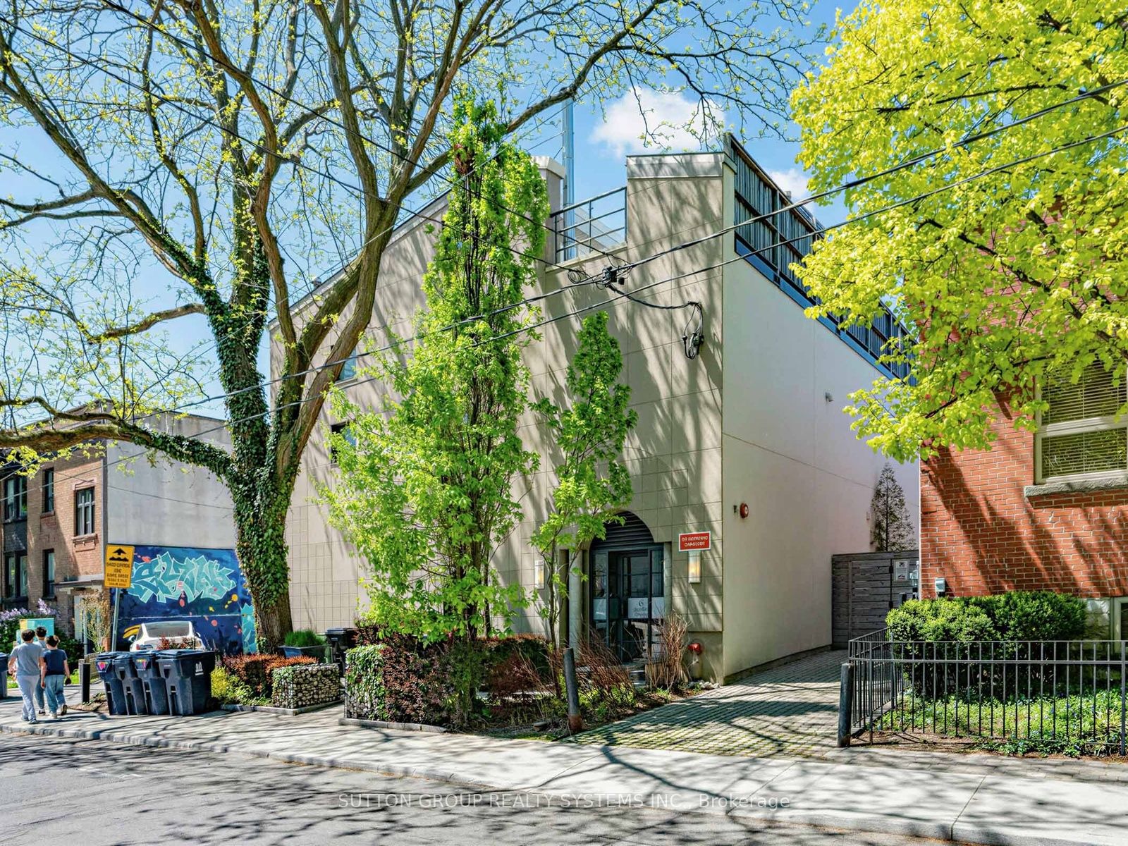 5-6 Bartlett Avenue W, Toronto, ON, M6H 3E7