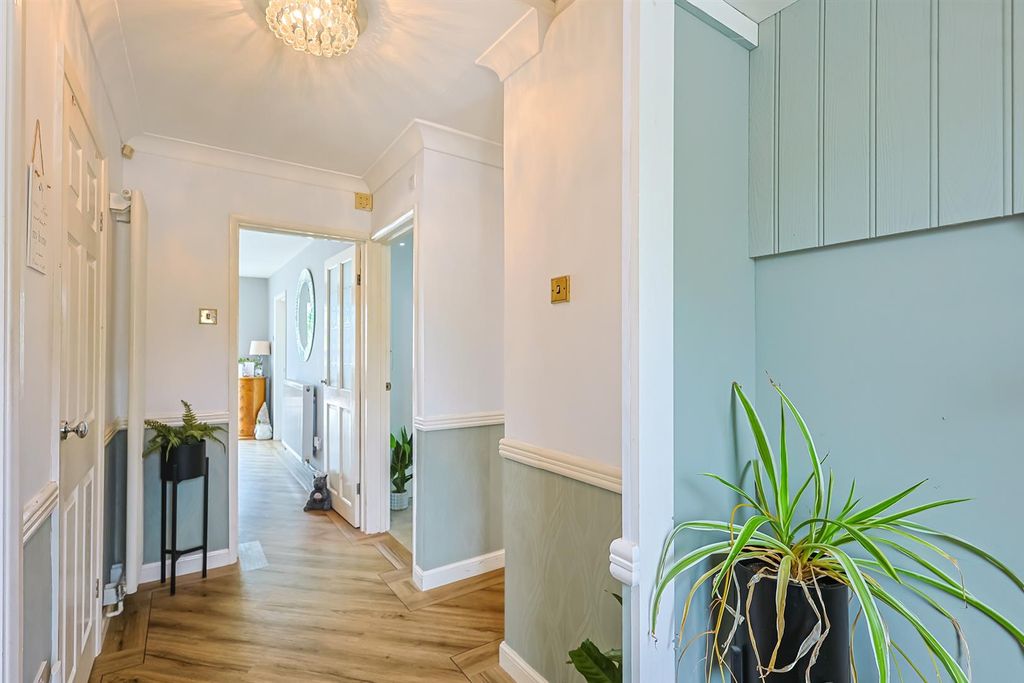 Additional image 4 of 4 bed detached bungalow for saleEthelbert Road, Rochford SS4