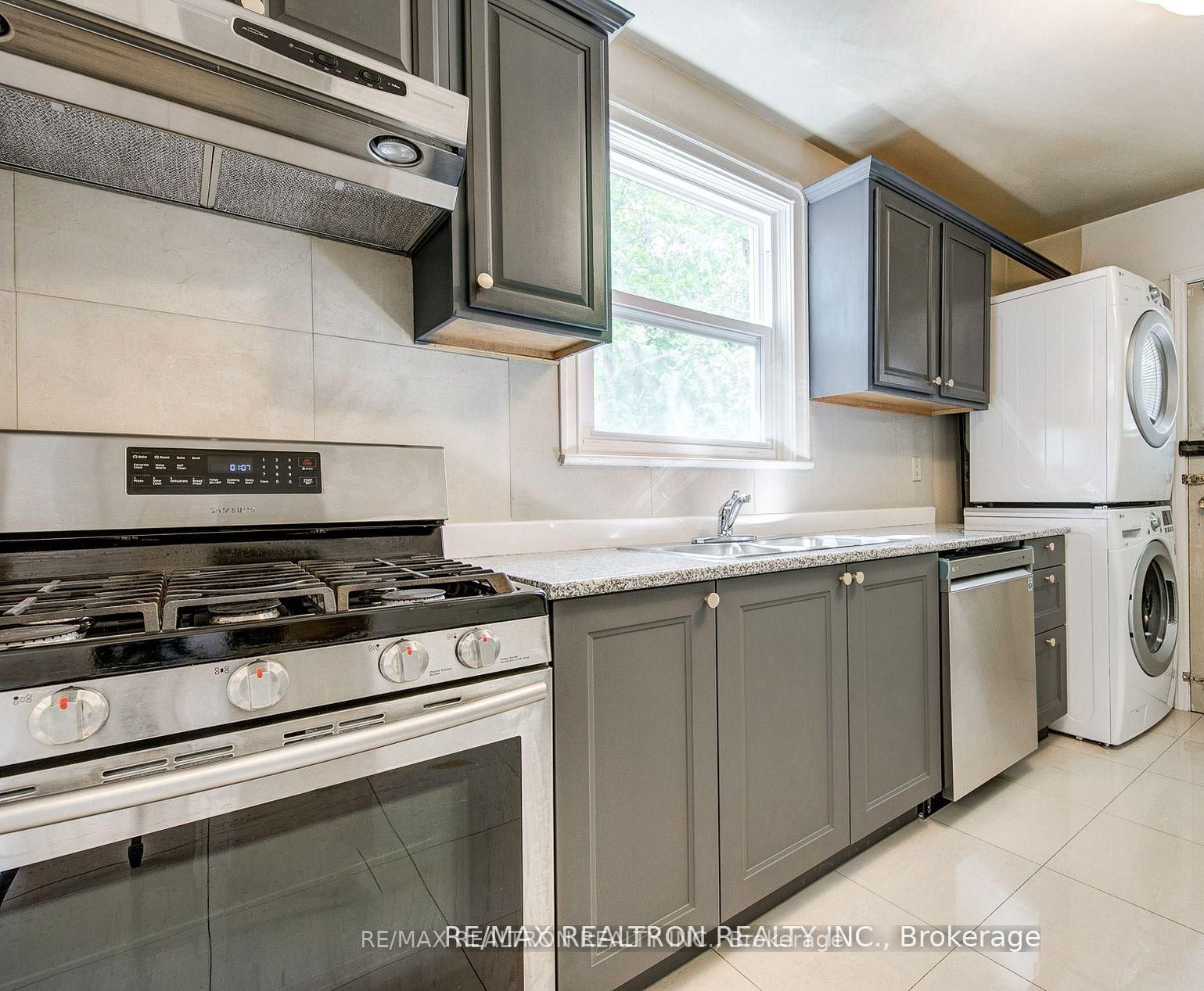 24 Highland Park Boulevard, Markham, ON, L3T 1B1 photo 2